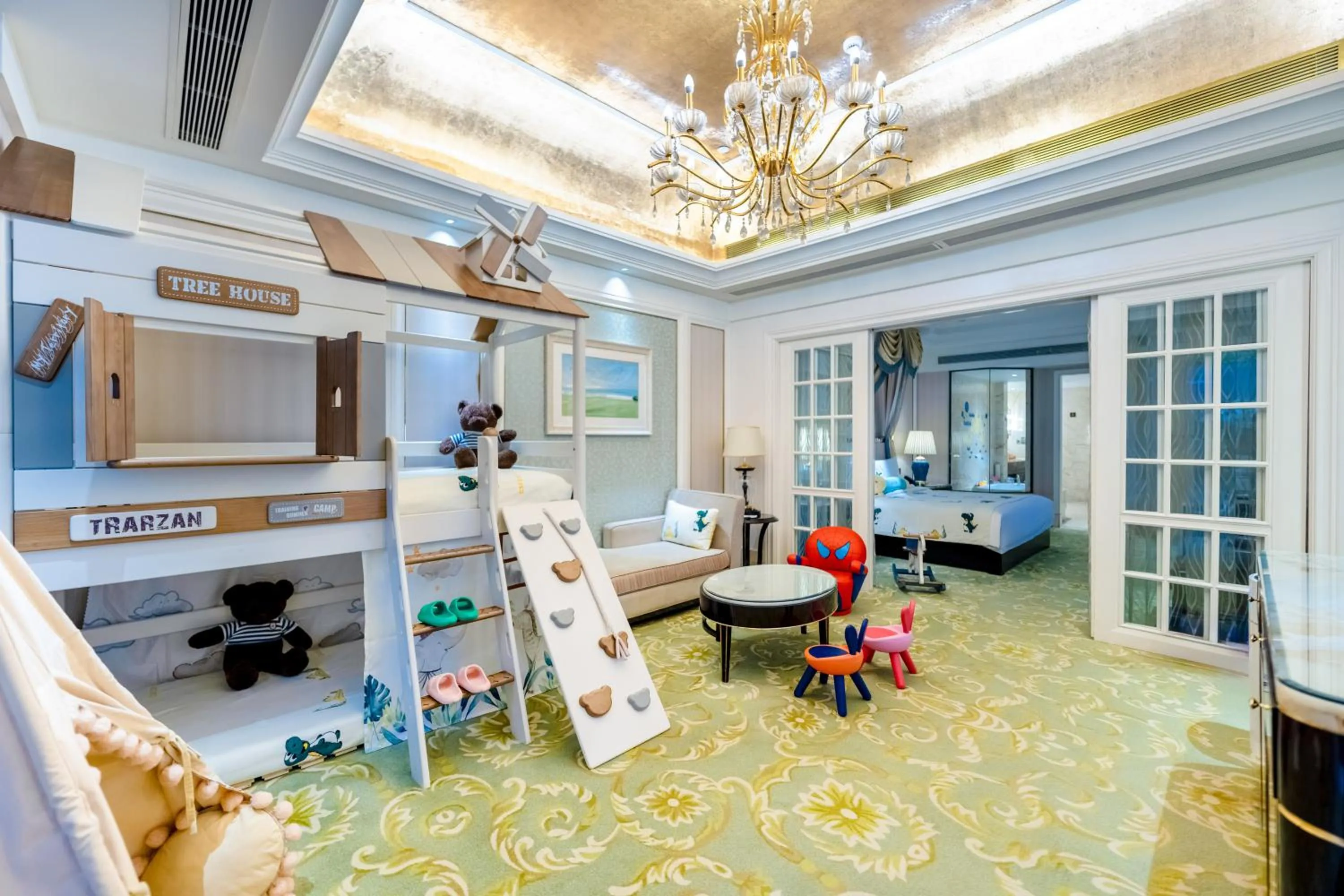 View (from property/room), Bed in InterContinental Chengdu Global Center by IHG