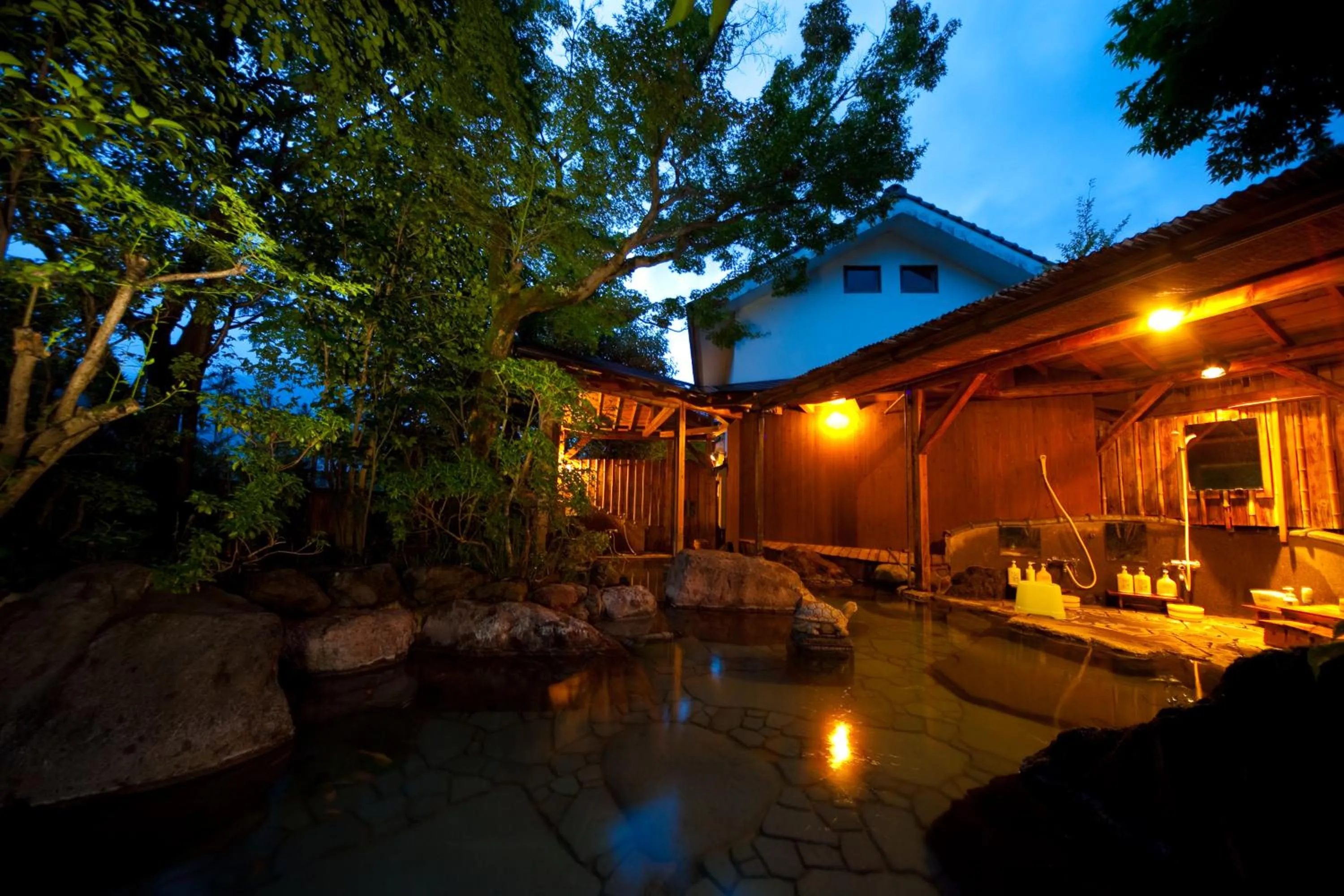 Hot Spring Bath in Yufuin Hoteiya