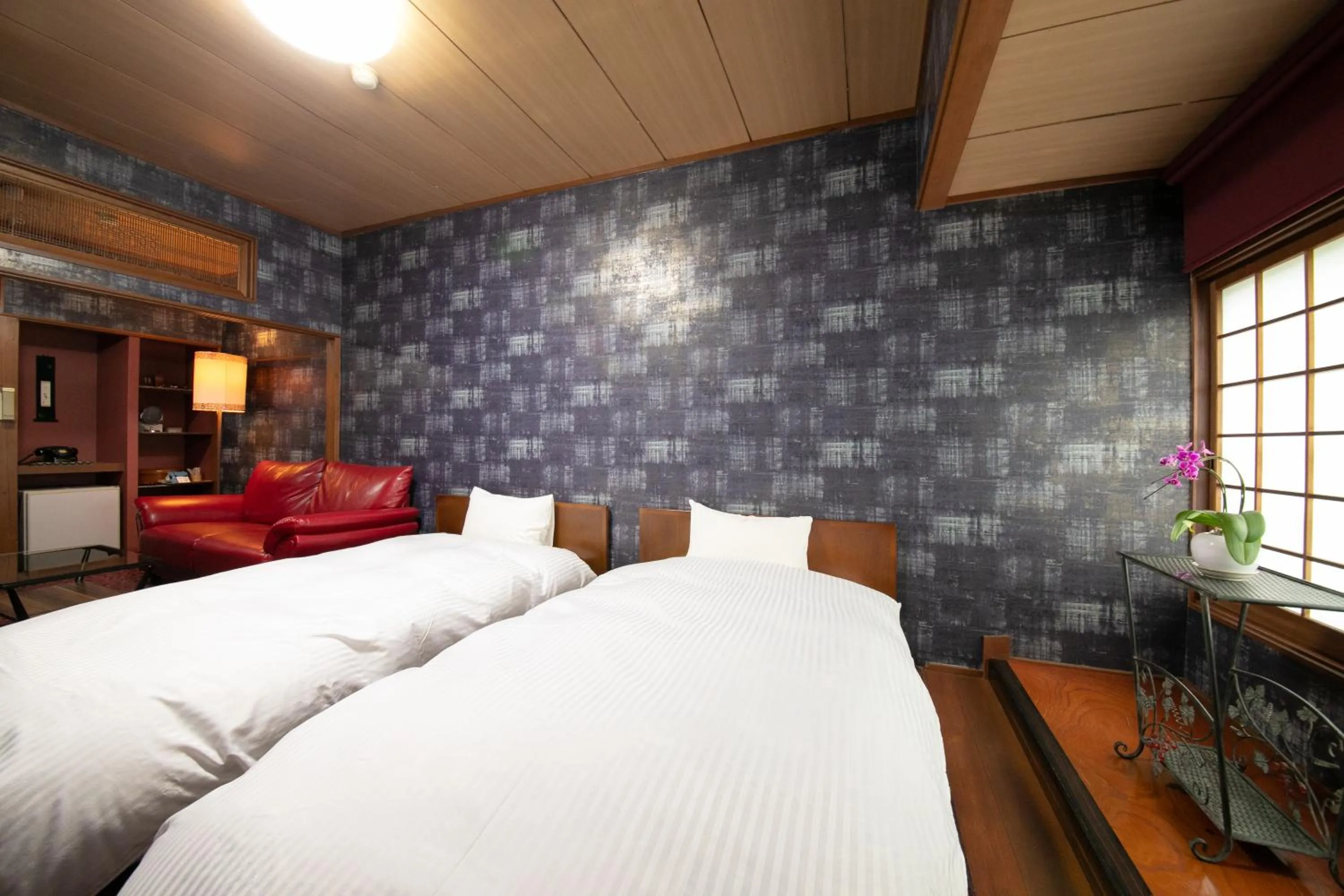 Photo of the whole room, Bed in Yufuin Hoteiya