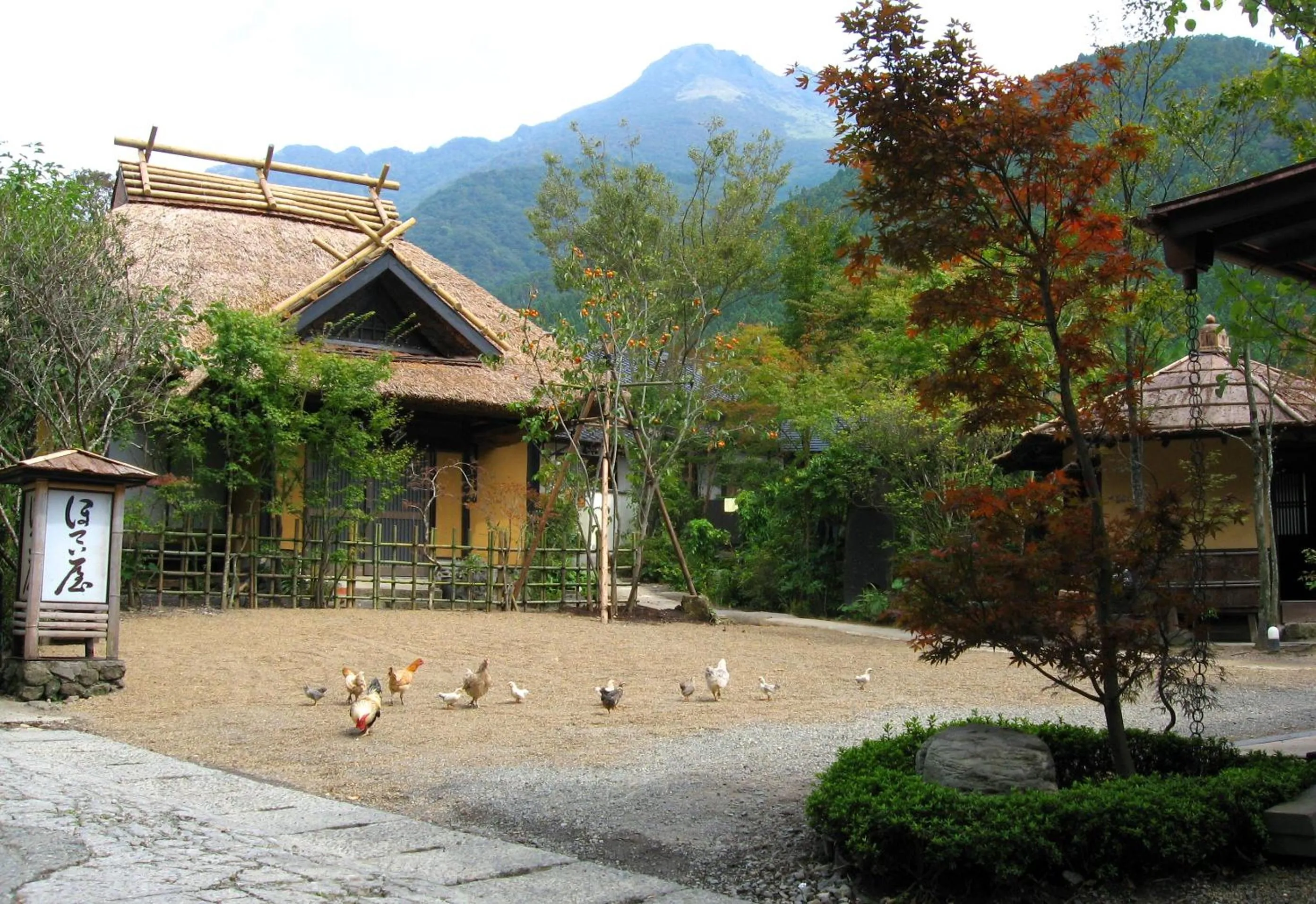 Property building in Yufuin Hoteiya