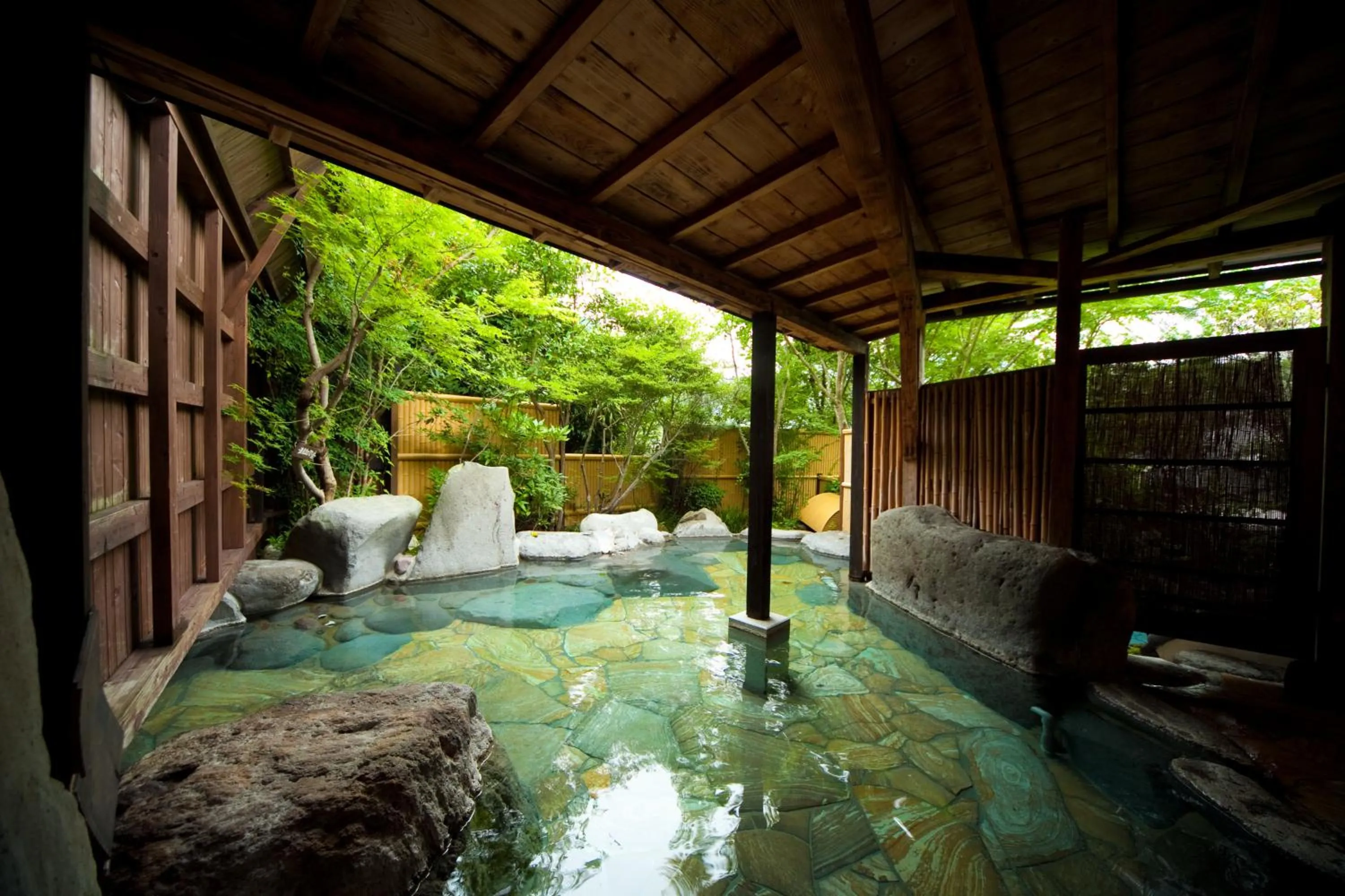 Hot Spring Bath in Yufuin Hoteiya
