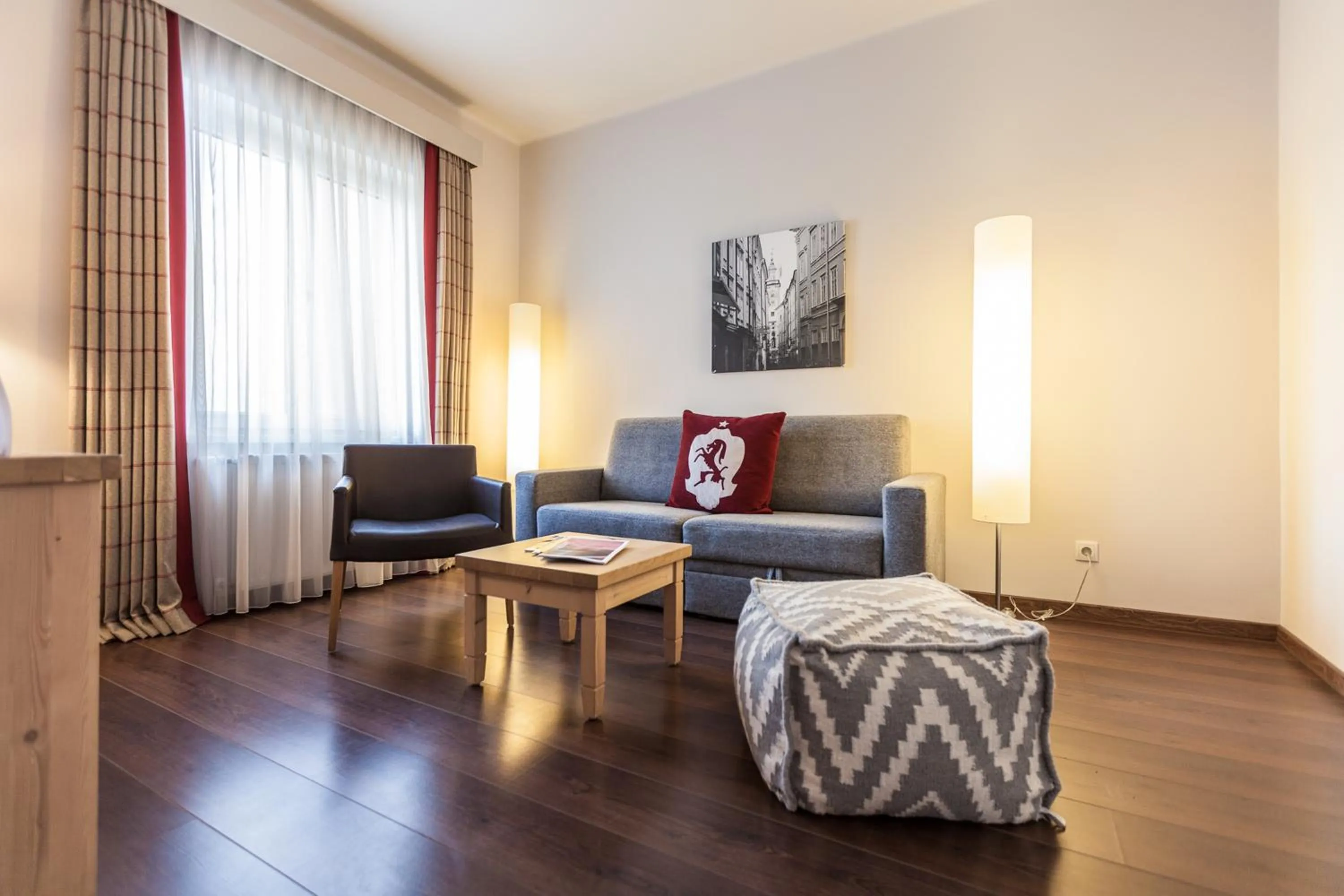 Communal lounge/ TV room in Hotel Villa Carlton - Adults Only