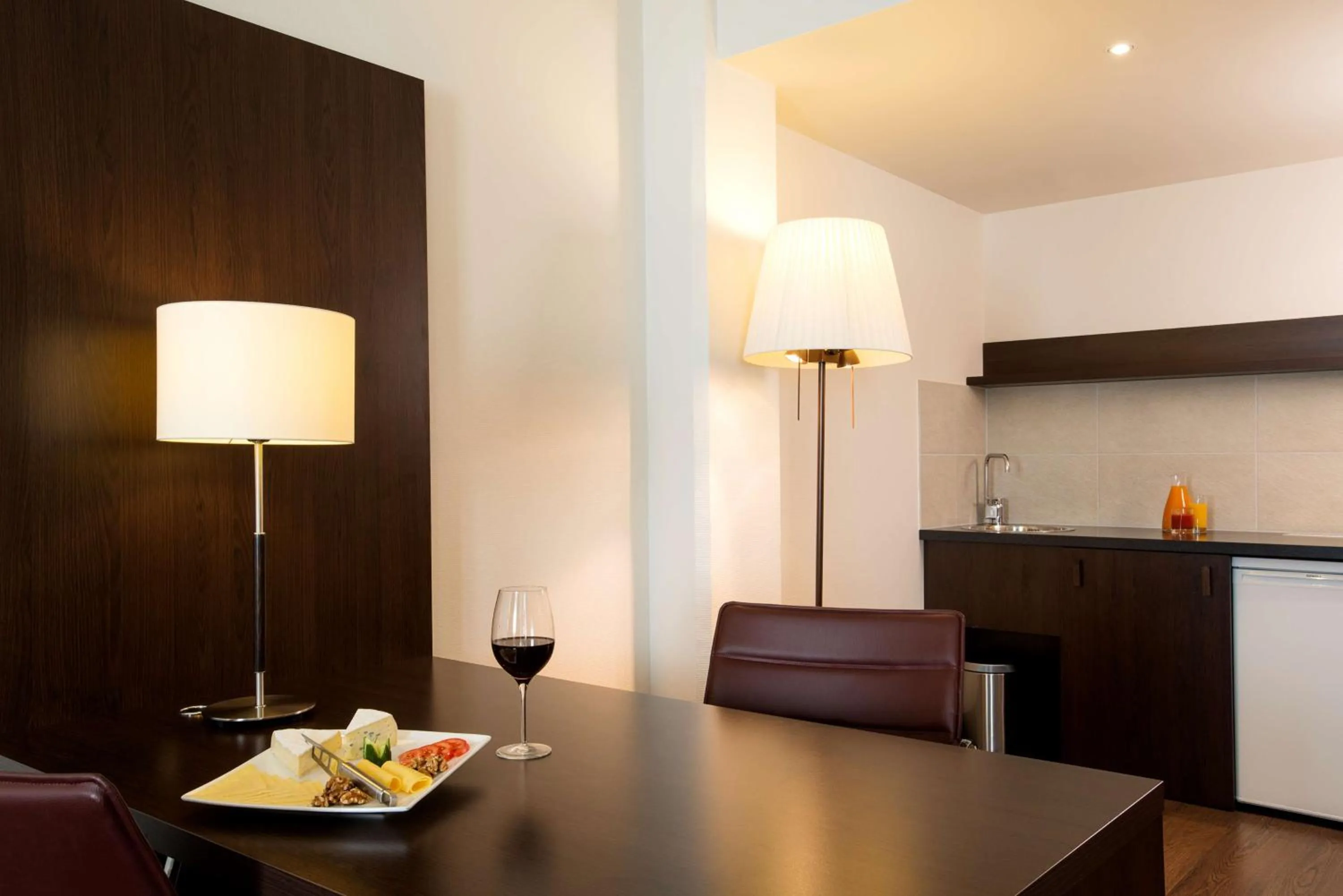 Photo of the whole room in NH Wien City