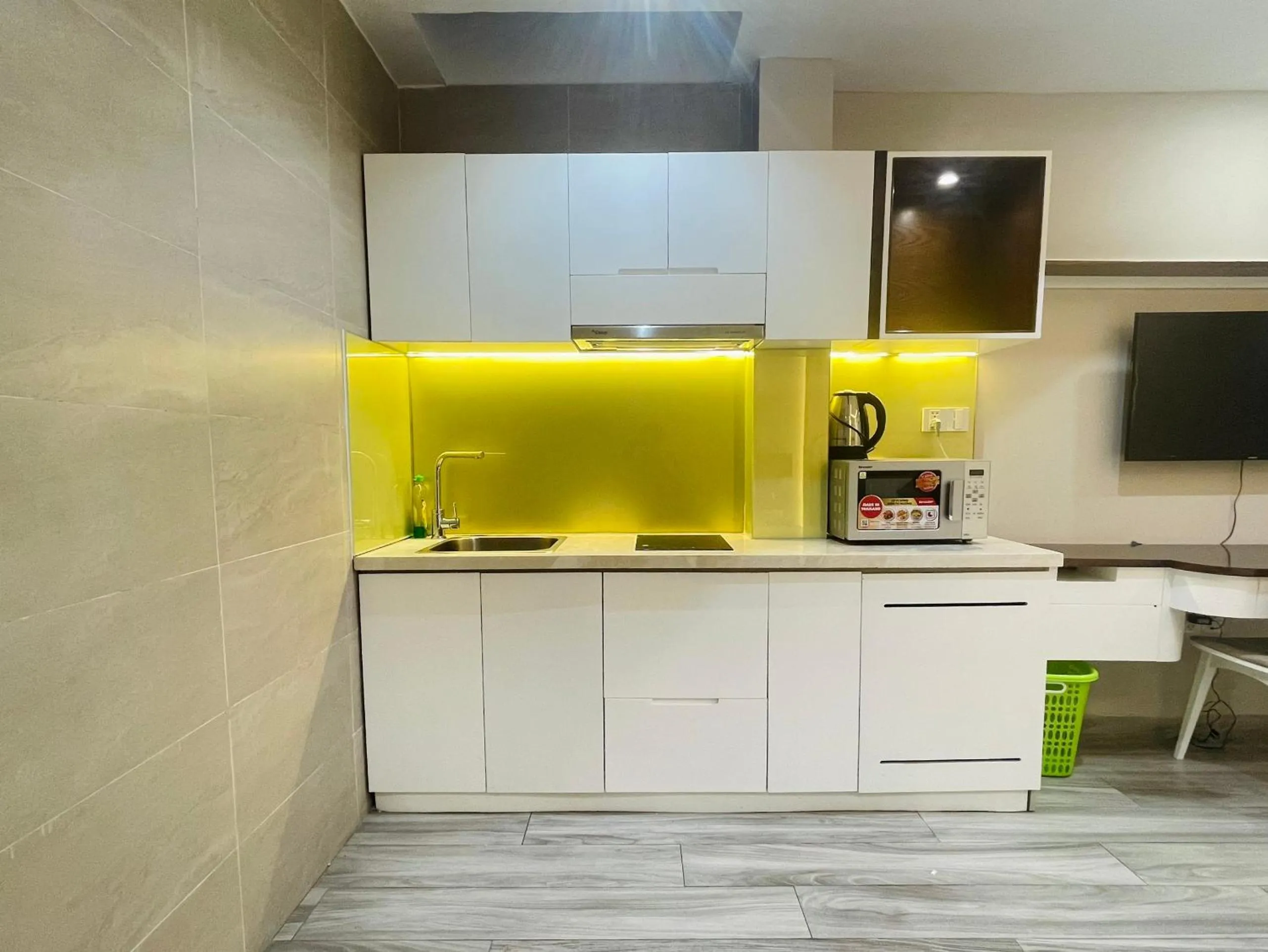 stove in Simmi 6 Hotel & Apartment