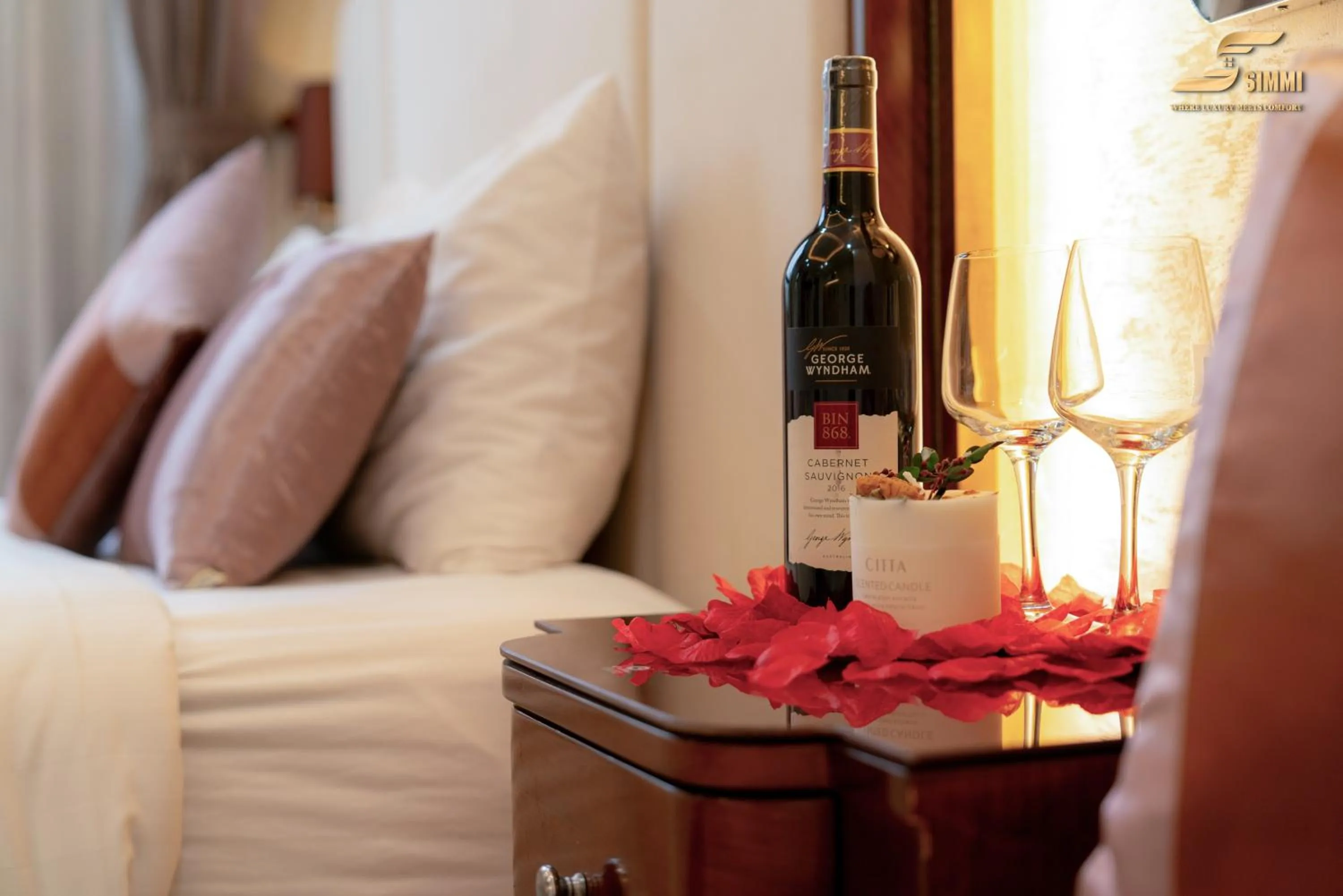 Bed in Simmi 6 Hotel & Apartment