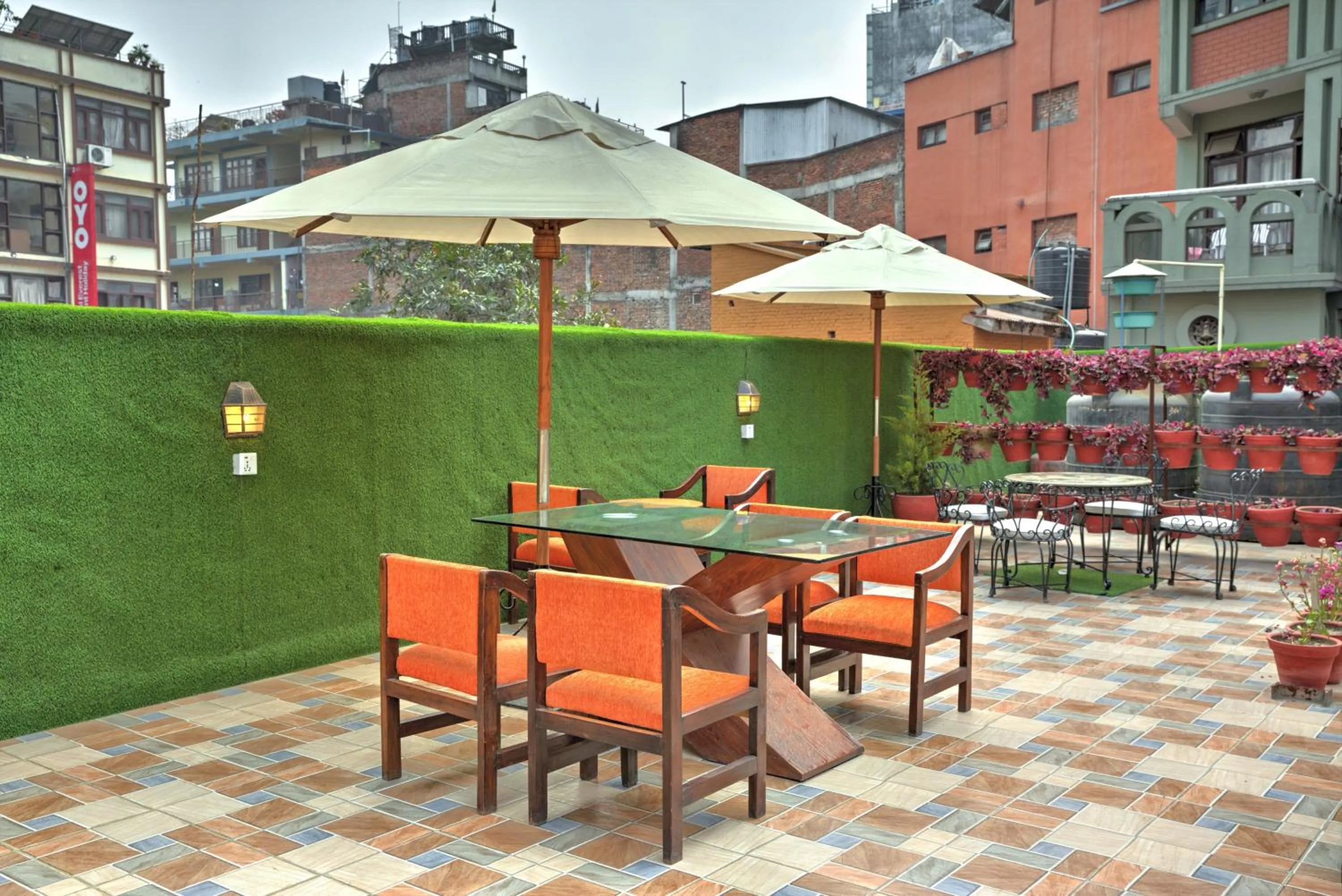 Restaurant/places to eat in Durbar Hotel & Residence