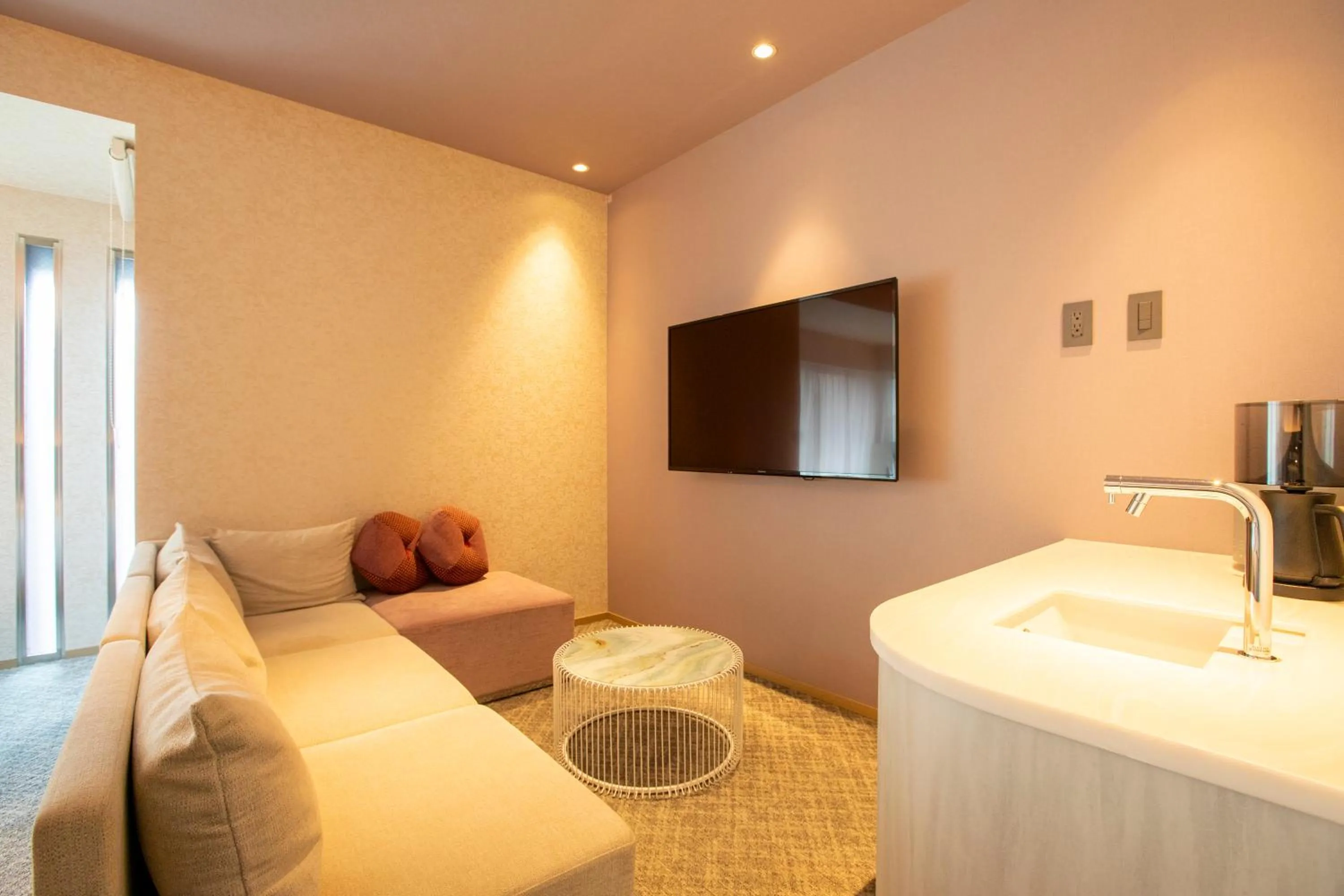 Living room in gallery hotel KAGUYA