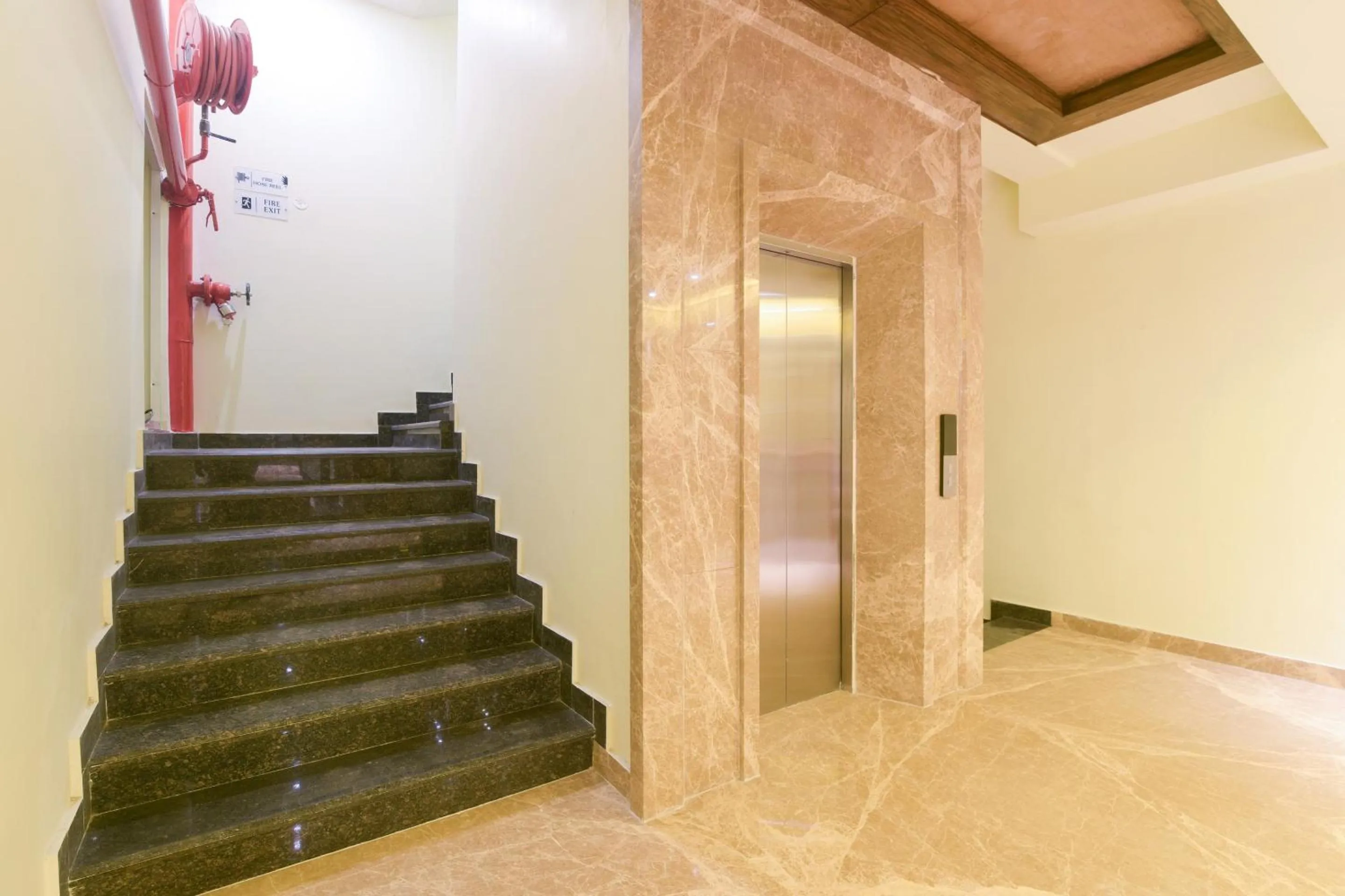 Lobby or reception in OYO 77736 Hotel Starlight