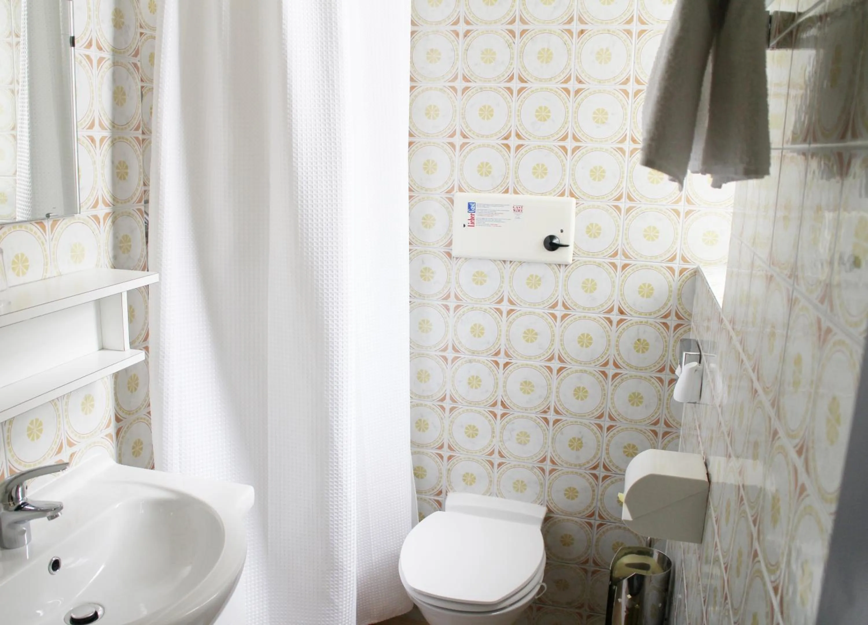 Bathroom in Pension Hotel Mariahilf