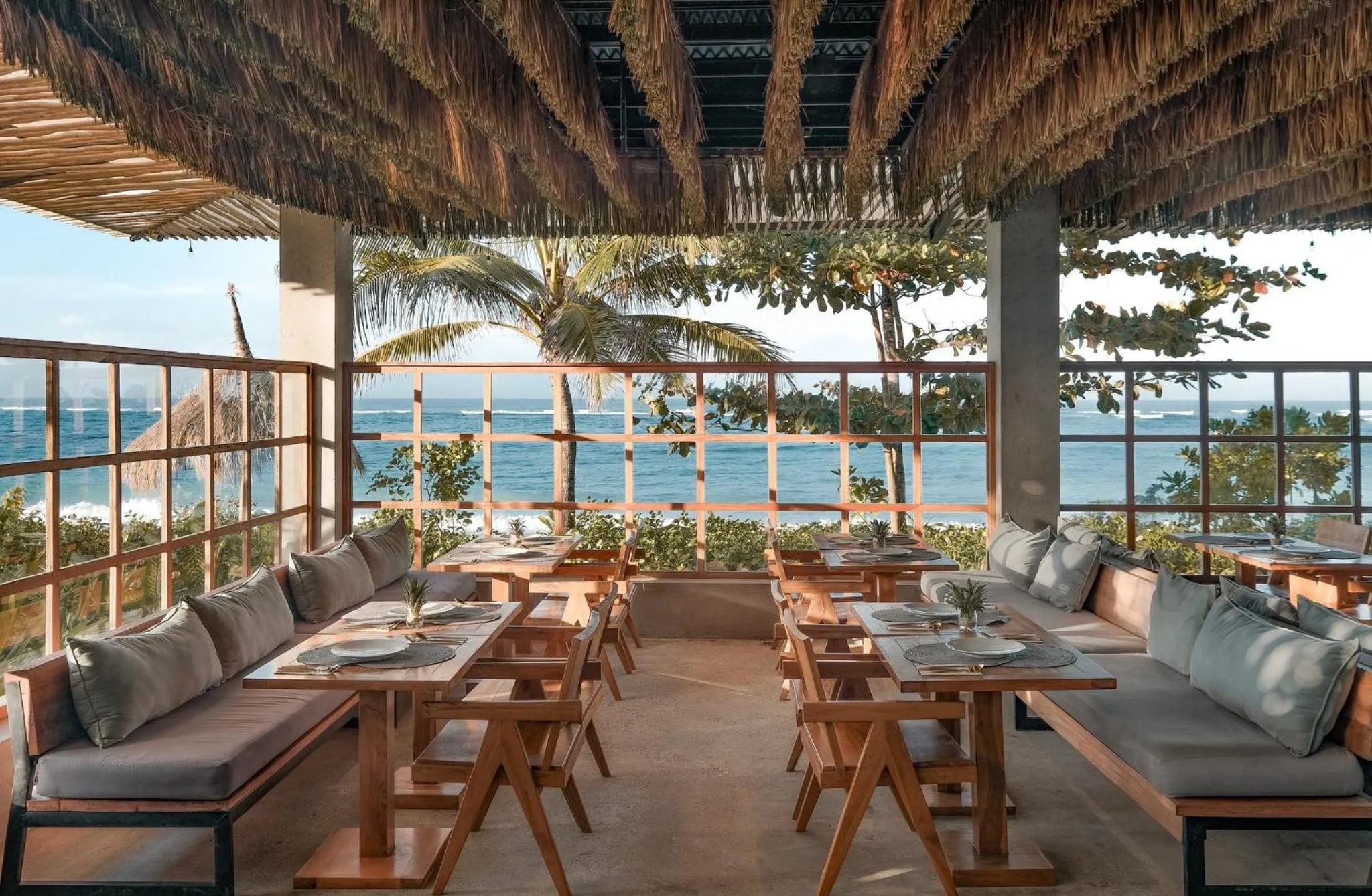 Restaurant/places to eat in Amber Lombok Beach Resort