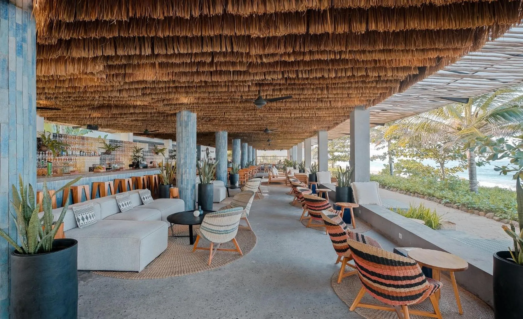 Restaurant/places to eat in Amber Lombok Beach Resort