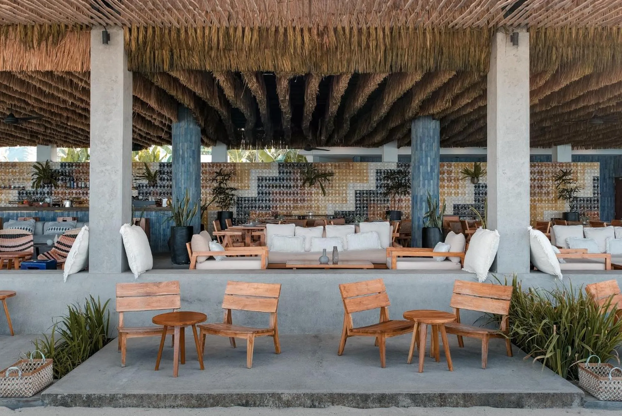 Restaurant/places to eat in Amber Lombok Beach Resort