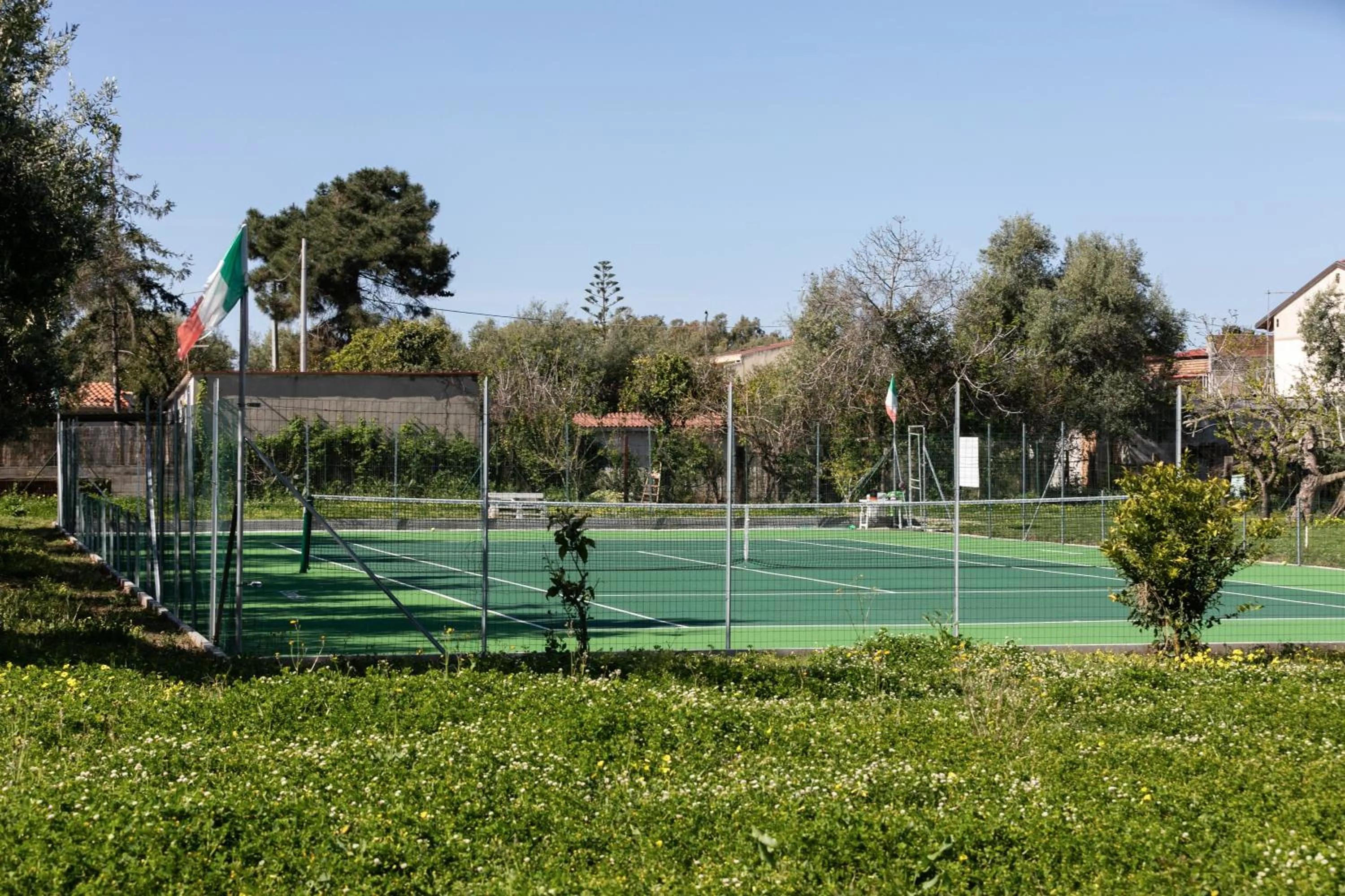 Tennis court in Cantine Cipri Resort