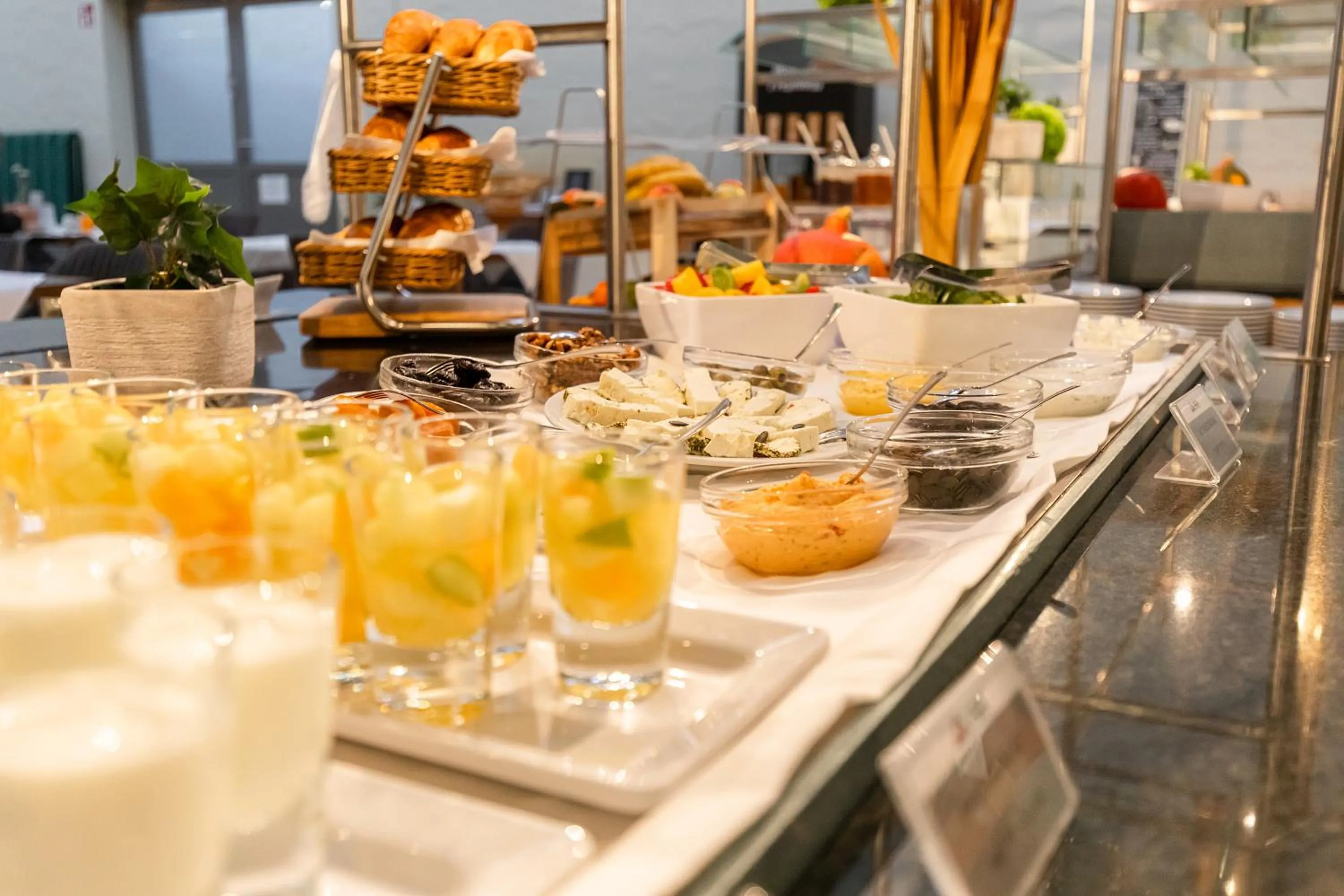 Buffet breakfast in Eventhotel Pyramide