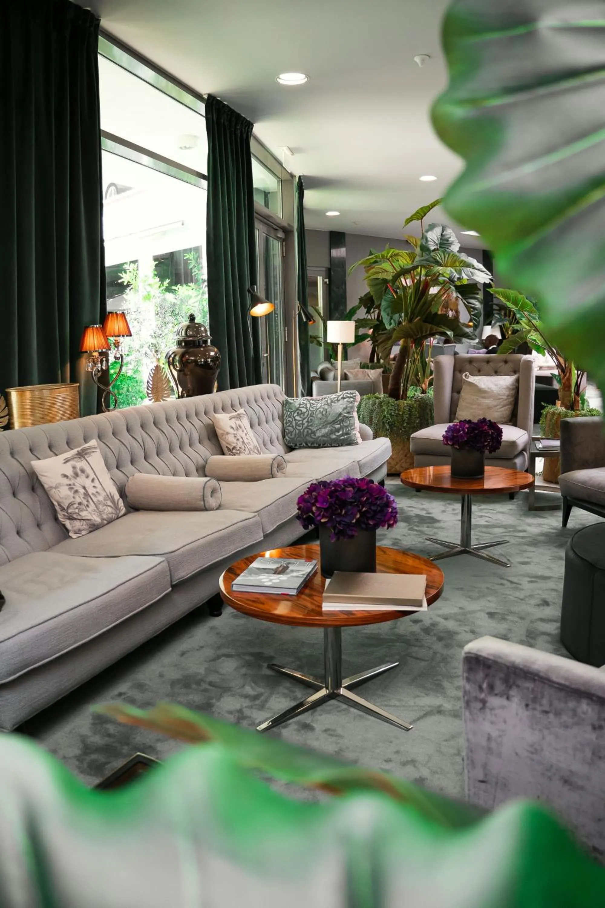 Lobby or reception in Eventhotel Pyramide