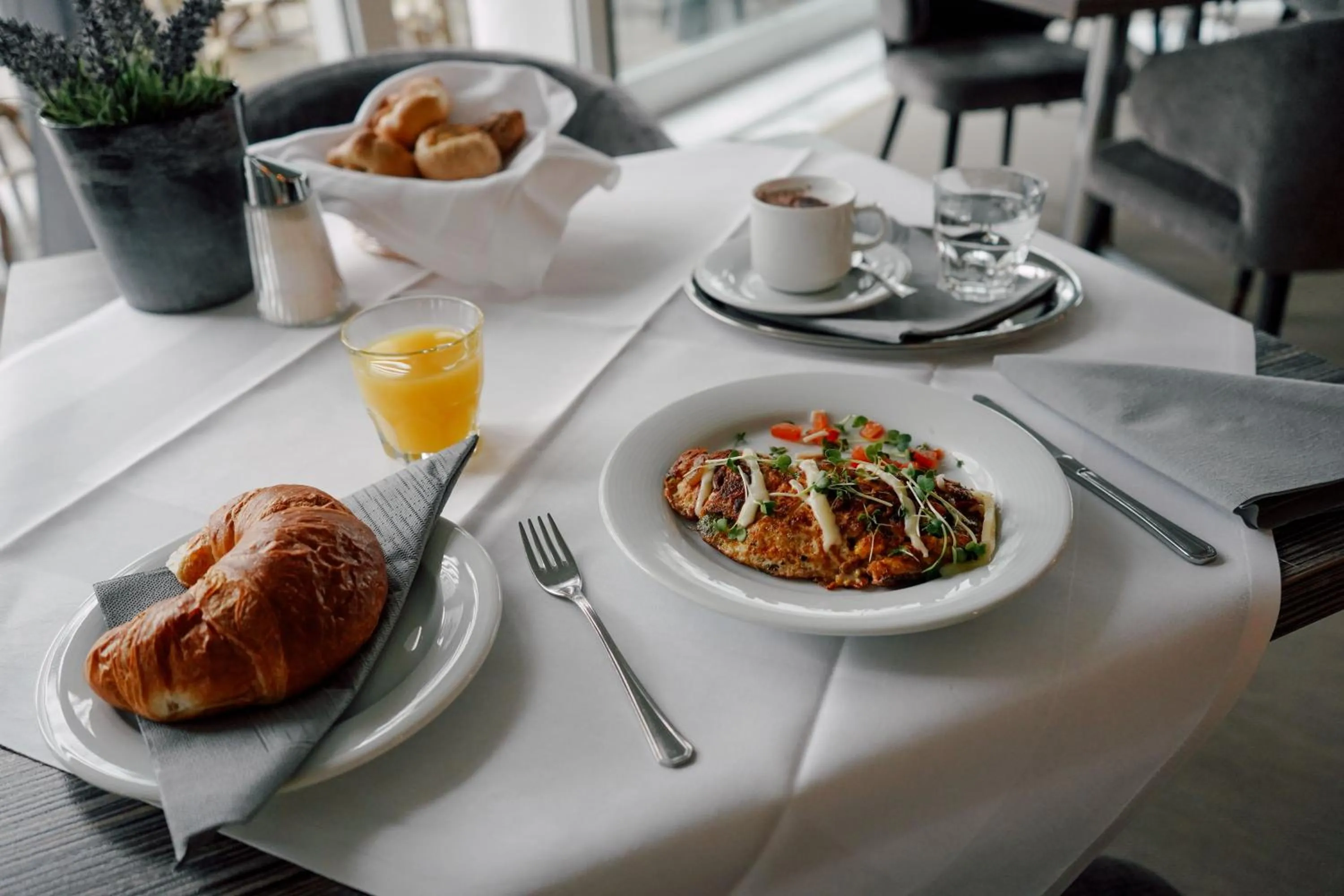 Buffet breakfast in Eventhotel Pyramide