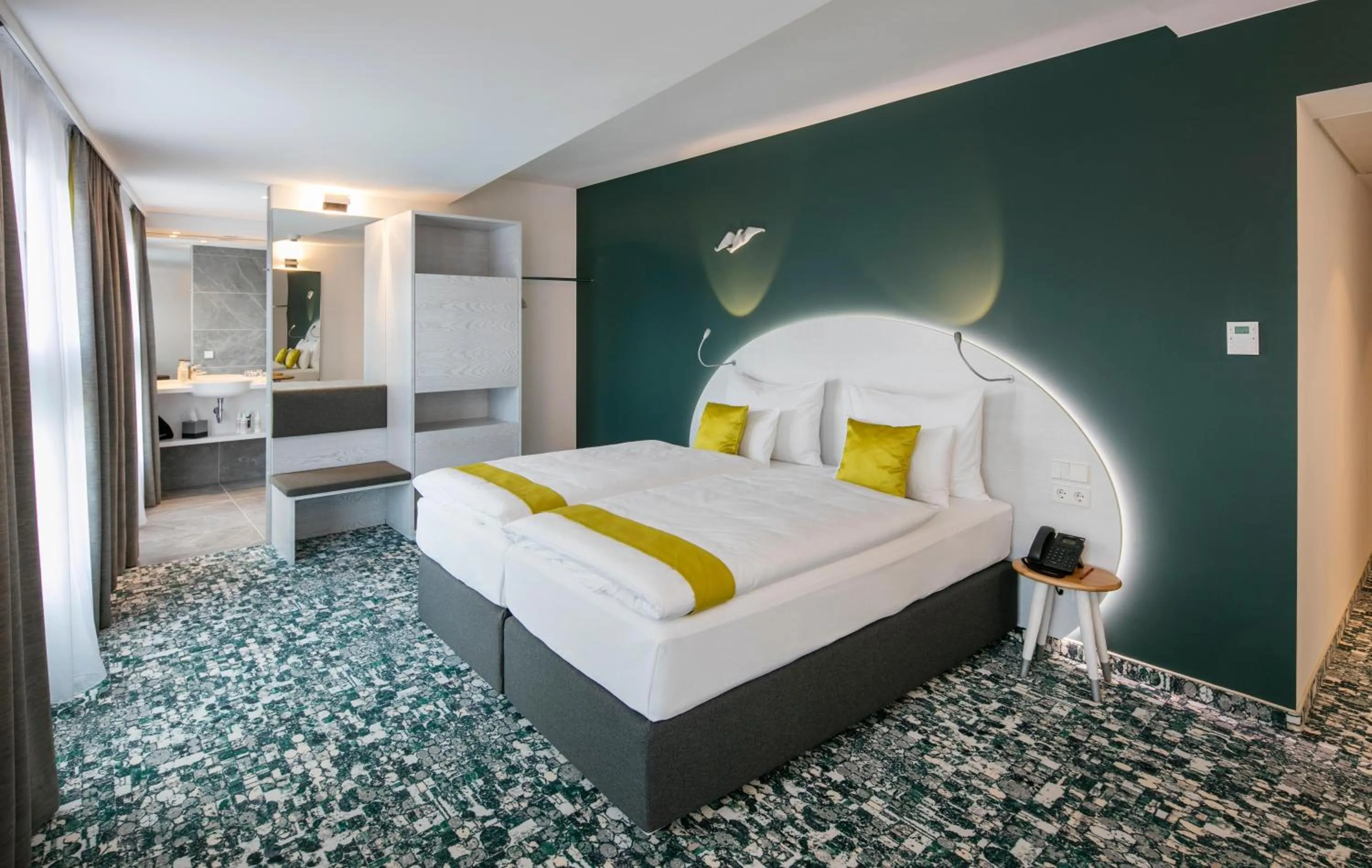 TV and multimedia, Bed in ARCOTEL Donauzentrum Wien