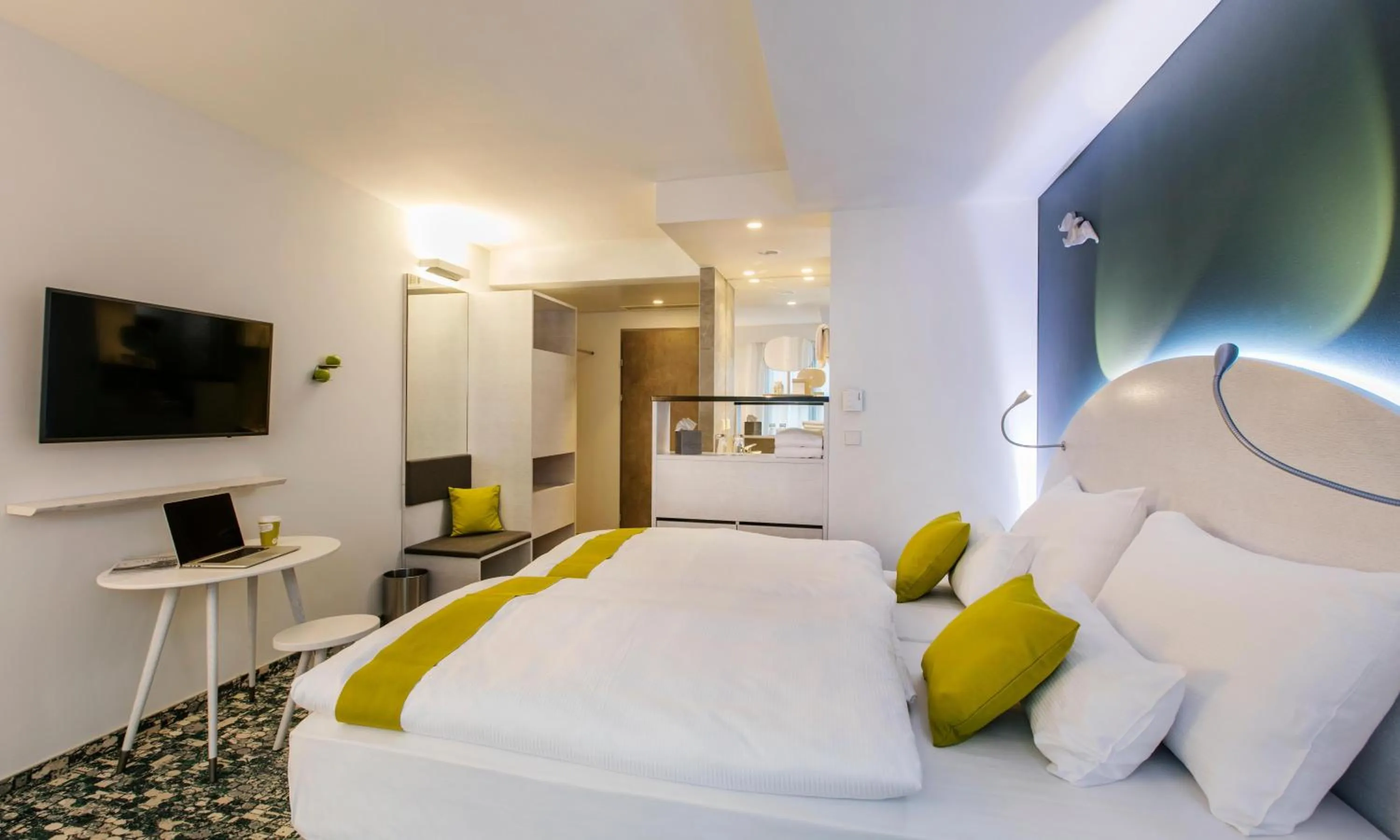 TV and multimedia, Bed in ARCOTEL Donauzentrum Wien