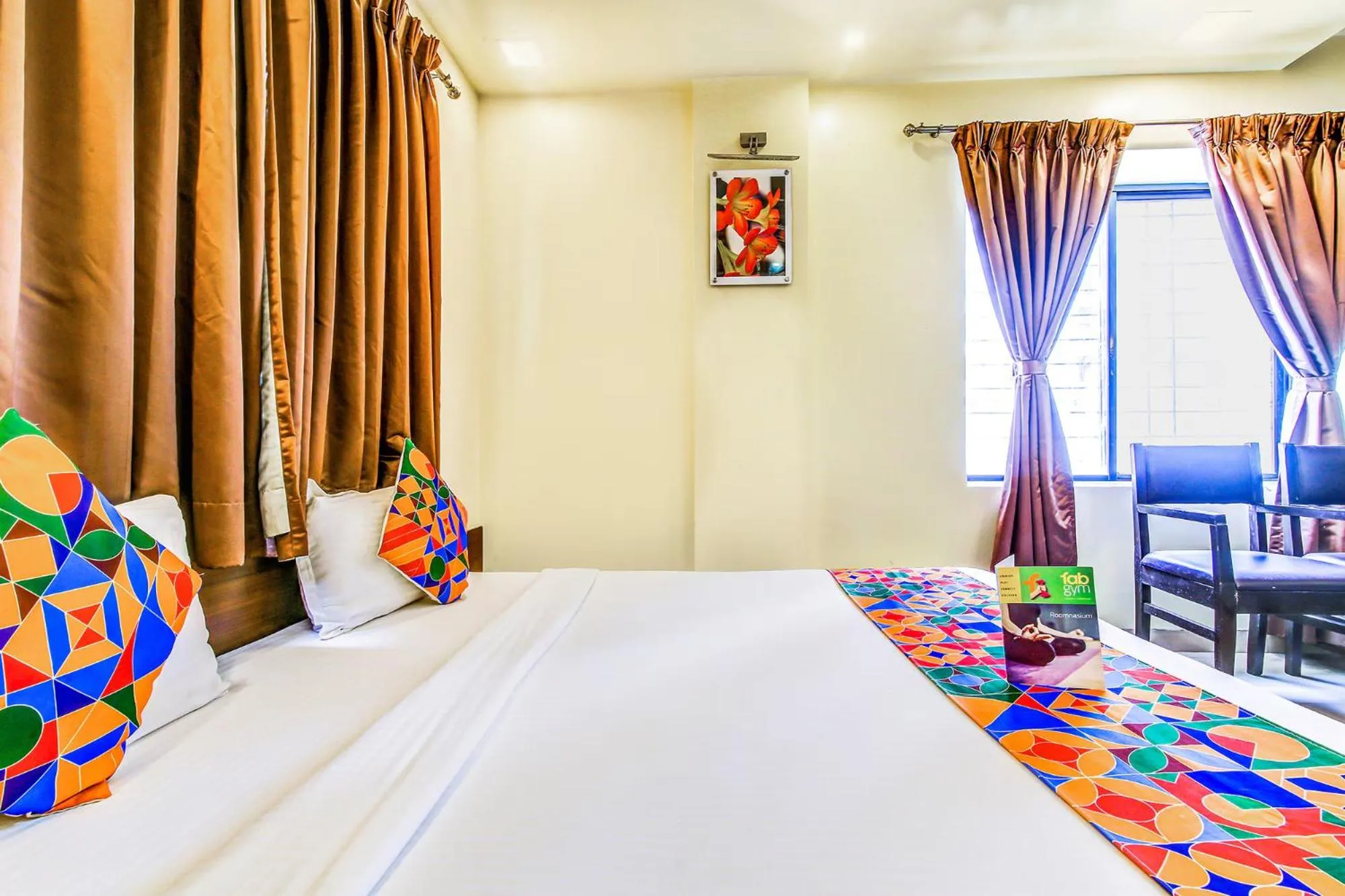 Bed in FabHotel Ranjanas - Nr humkar Chowk