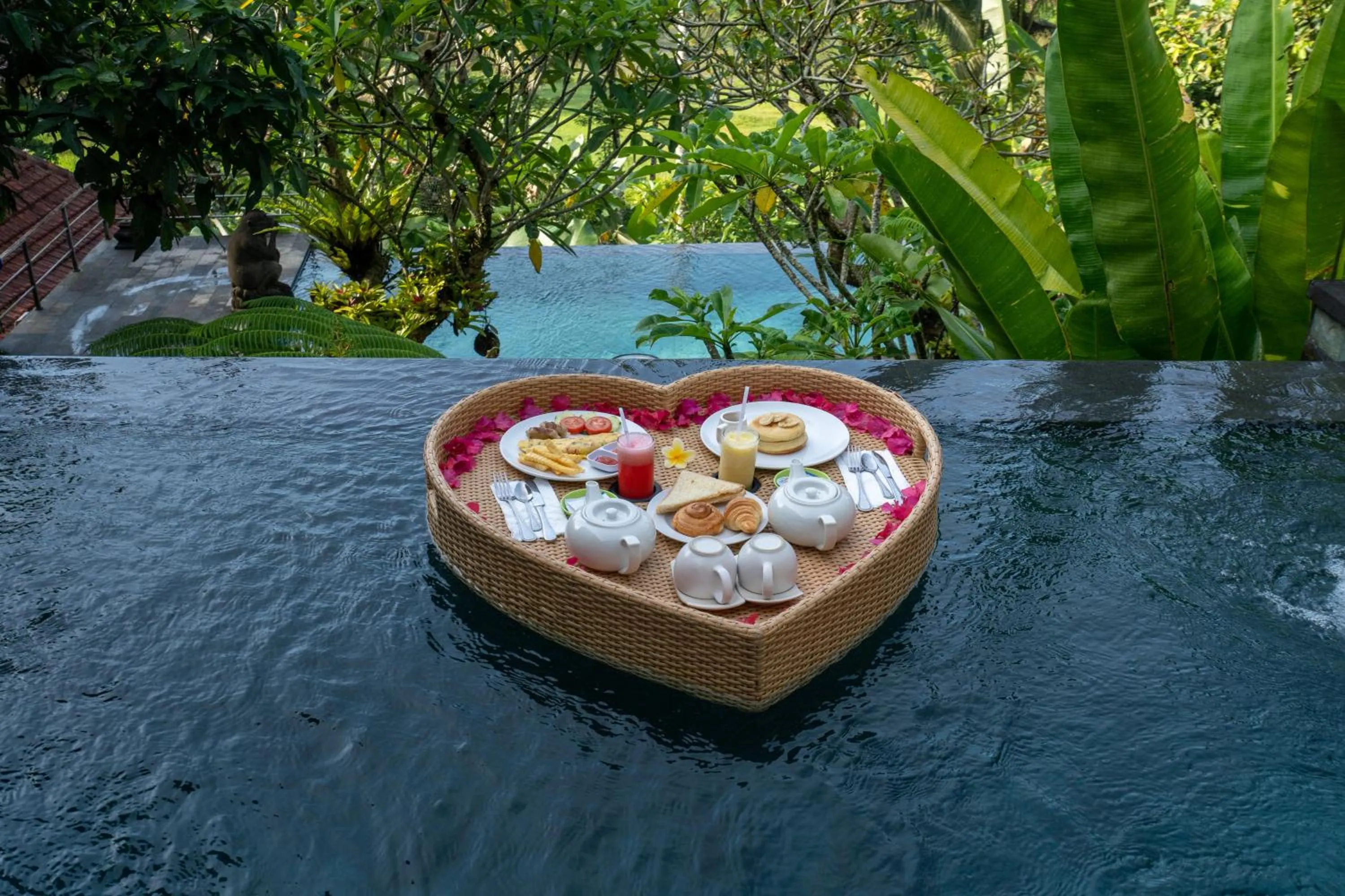 Food and drinks in Sebatu Tulen Villa