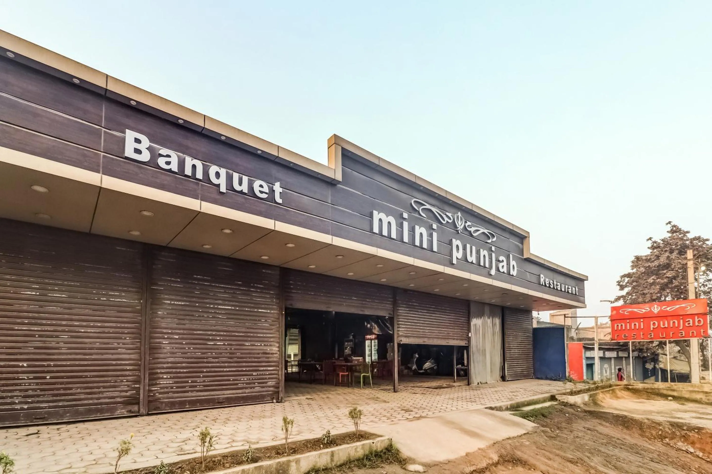 Facade/entrance in Hotel O Mini Punjab Hills