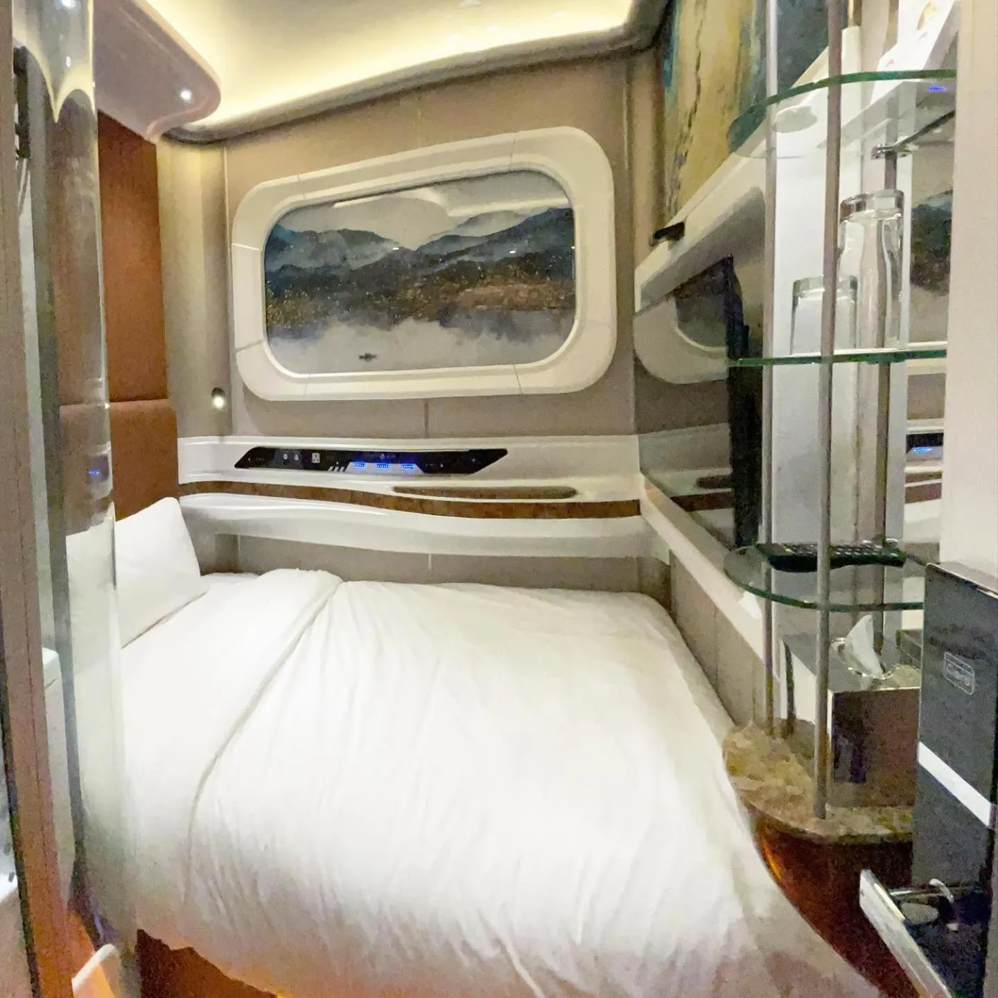 Bed in Bahrain Airport Hotel Airside Hotel for Transiting and Departing Passengers only