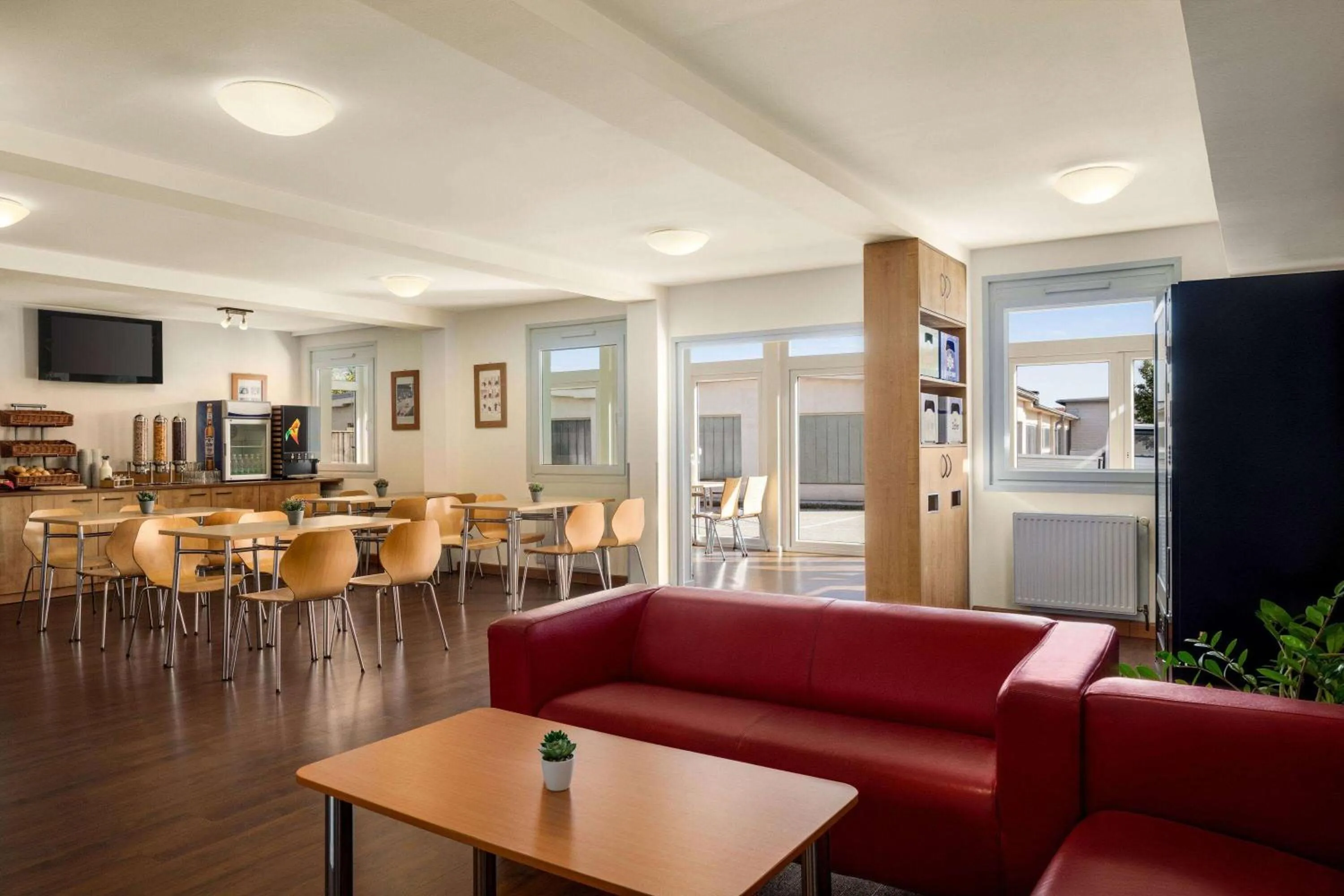 Breakfast in Amedia Express Sattledt, Trademark Collection by Wyndham