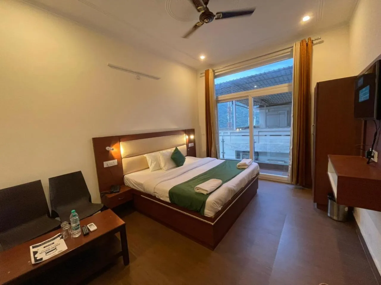 Bed in Hotel The Shivaay - Delight Inn Rishikesh