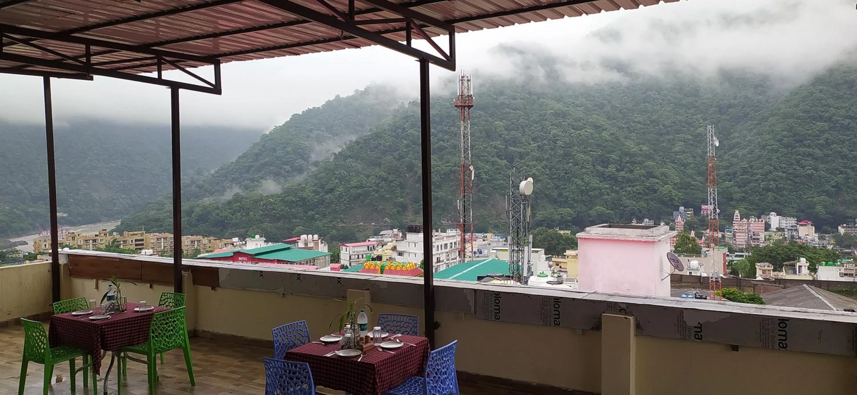 Restaurant/places to eat in Hotel The Shivaay - Delight Inn Rishikesh