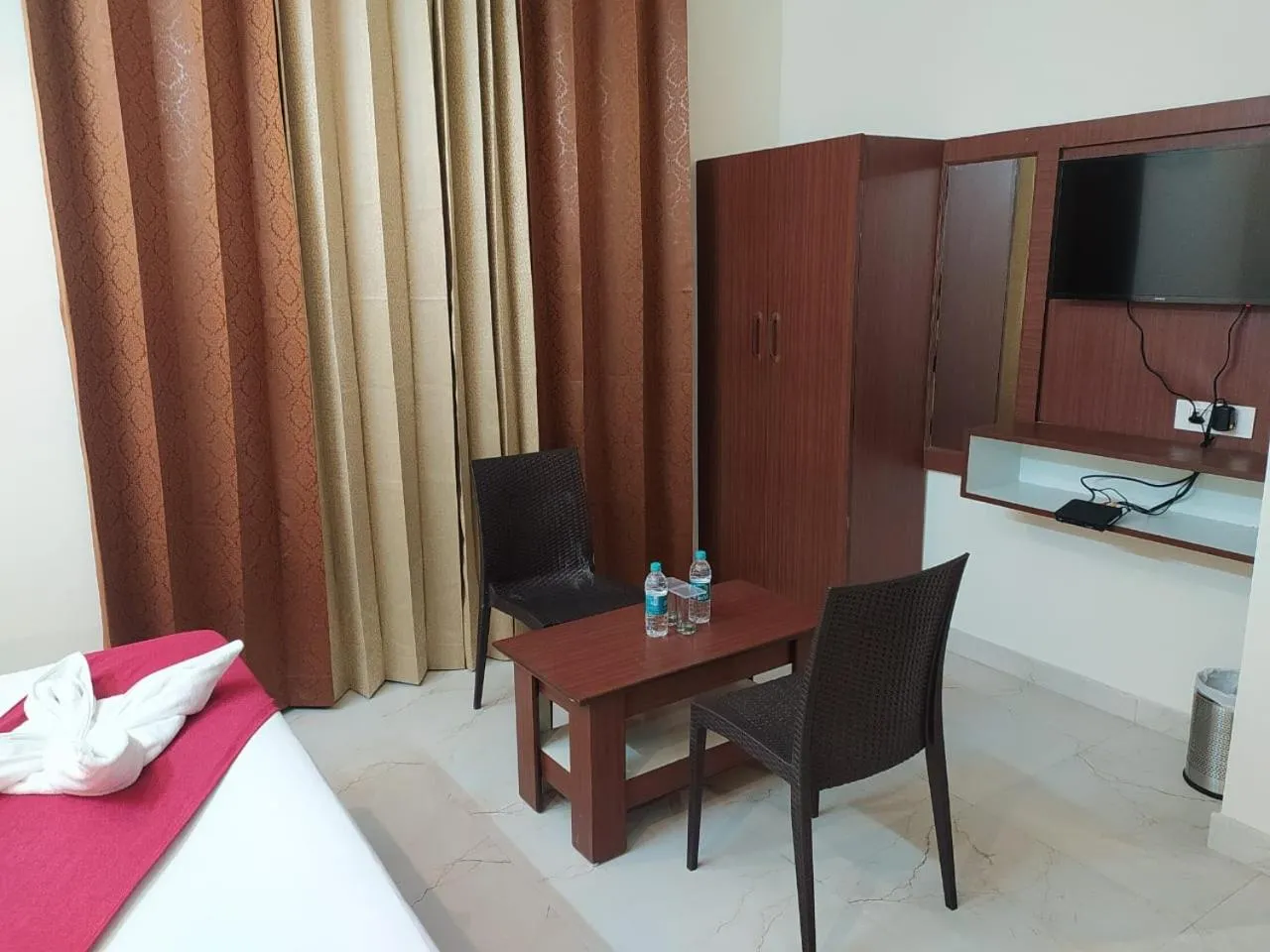 Seating area, Bed in Hotel The Shivaay - Delight Inn Rishikesh