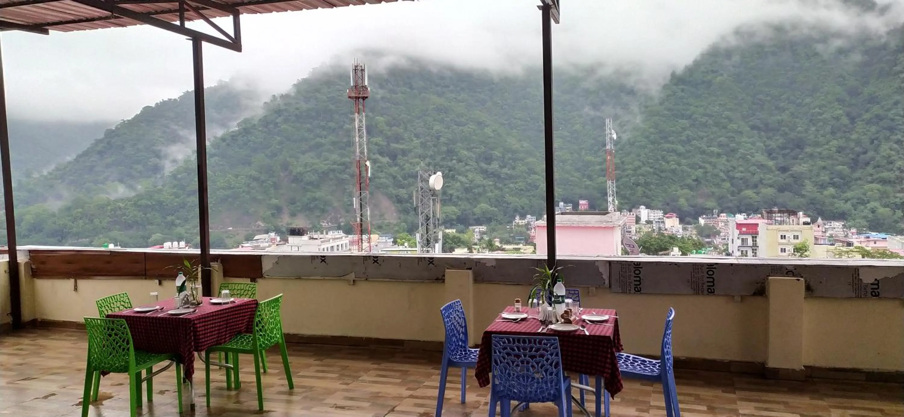 Restaurant/places to eat in Hotel The Shivaay - Delight Inn Rishikesh