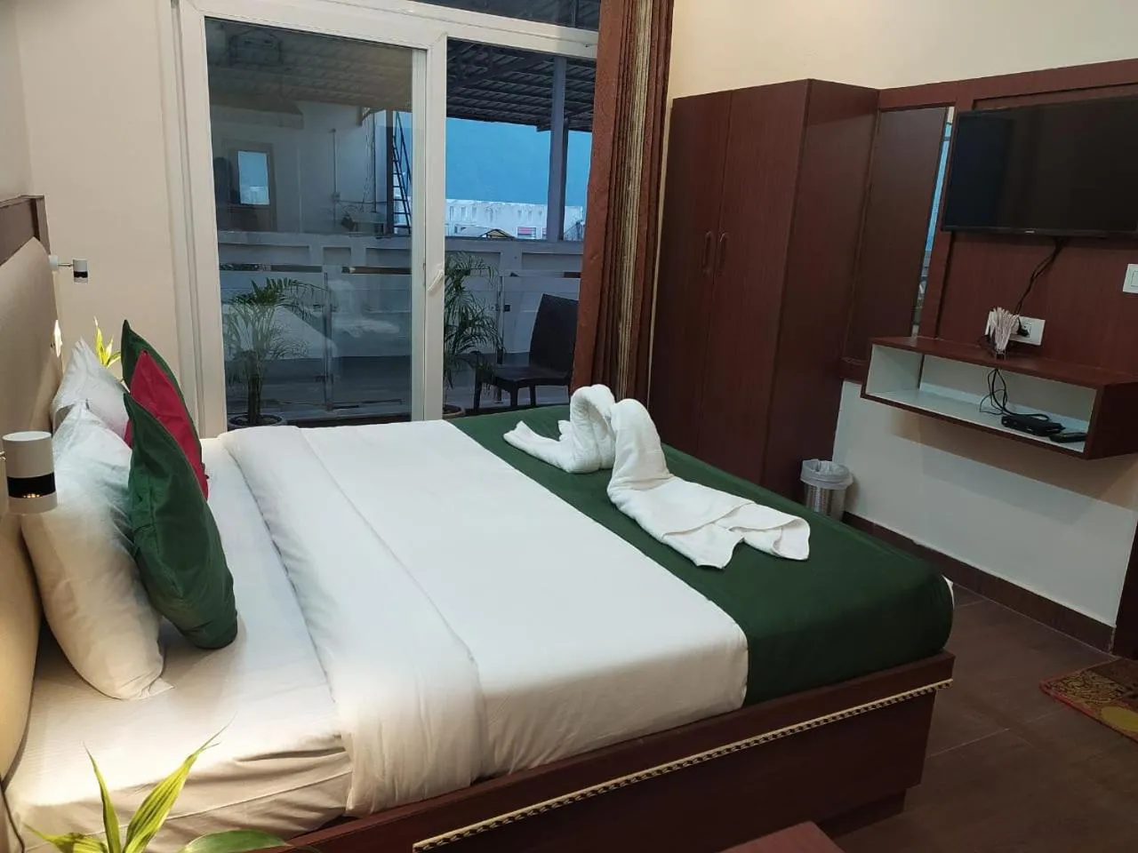 Bed in Hotel The Shivaay - Delight Inn Rishikesh