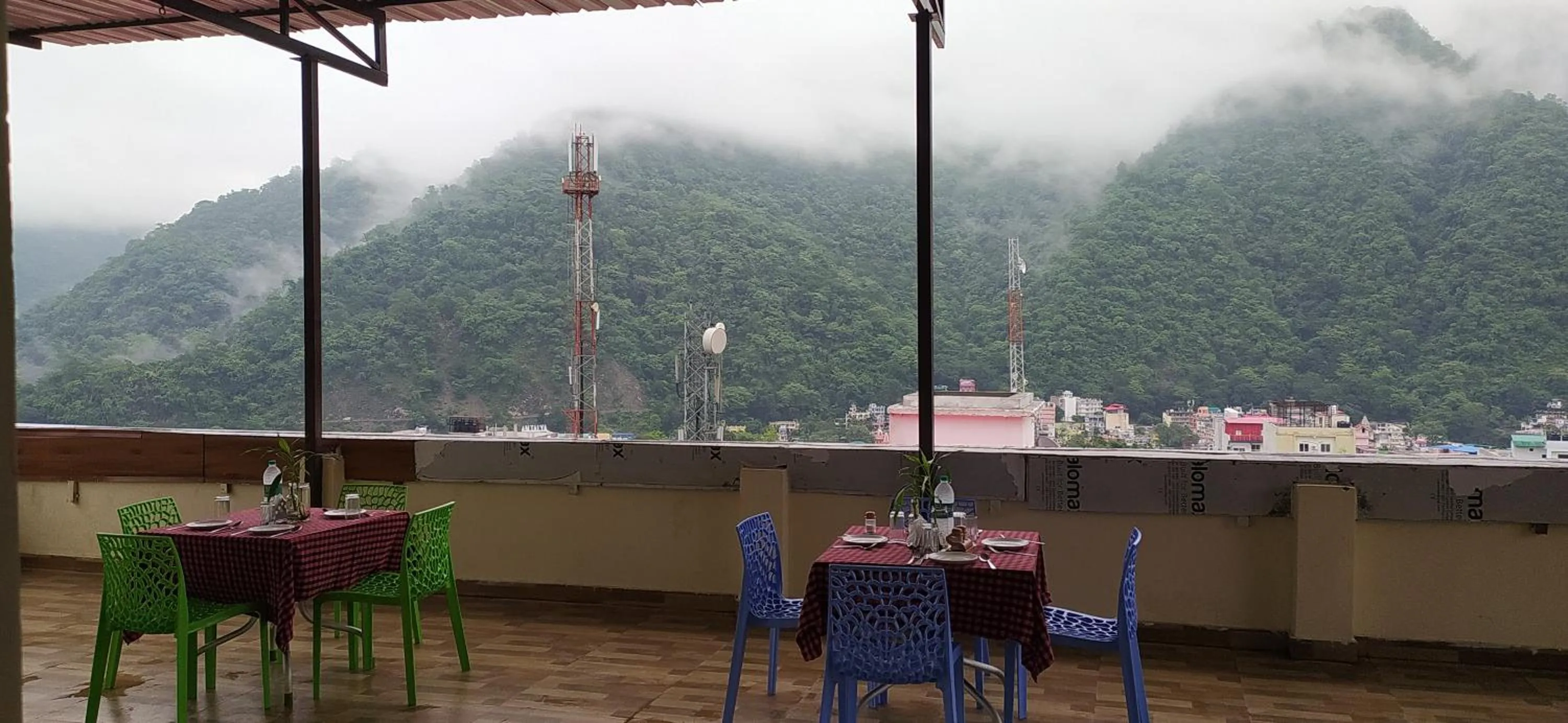 Restaurant/places to eat in Hotel The Shivaay - Delight Inn Rishikesh