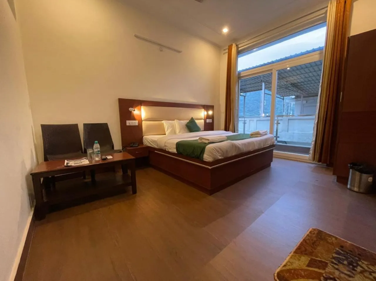 Bed in Hotel The Shivaay - Delight Inn Rishikesh