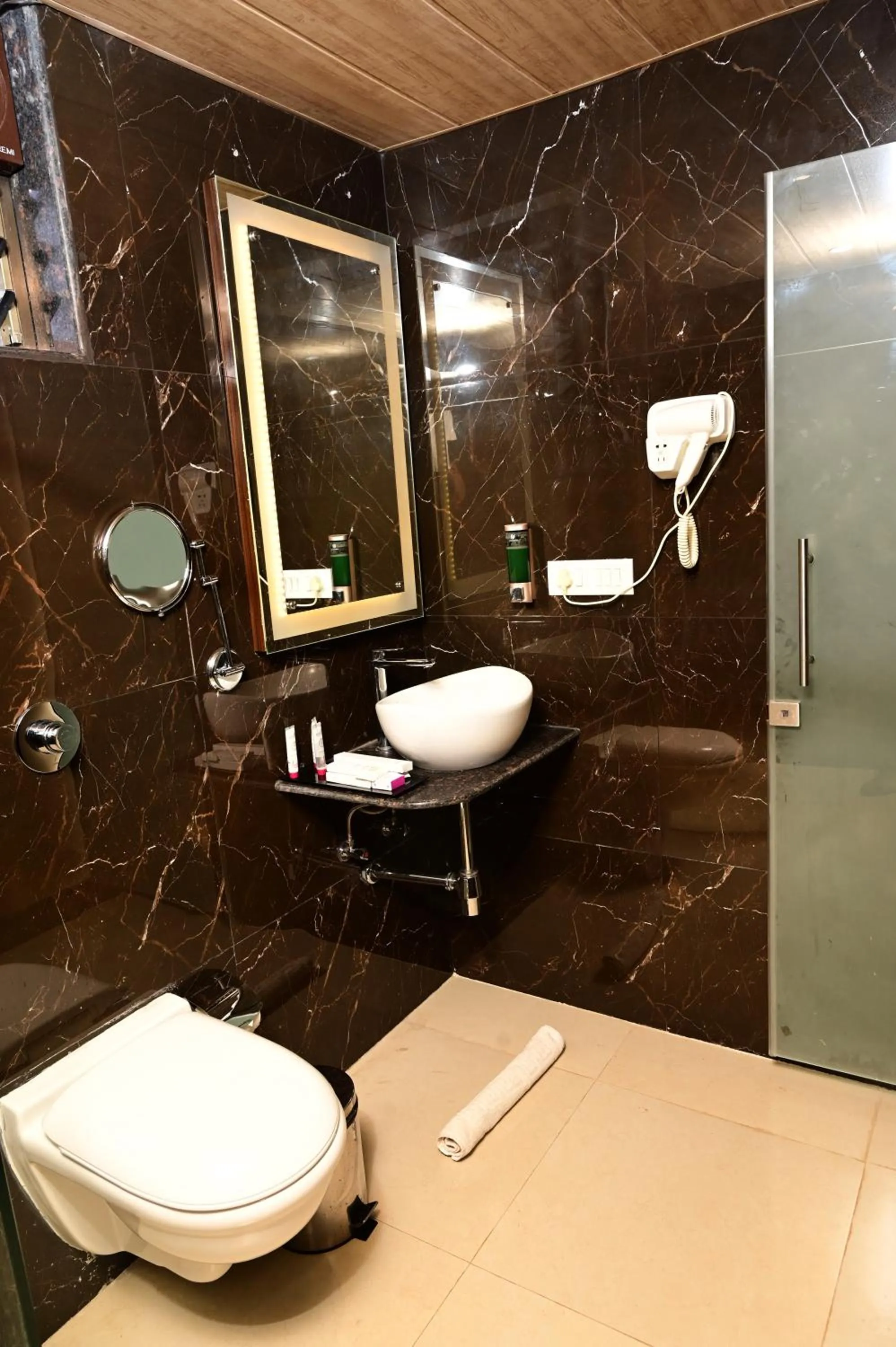 Bathroom in Shanti Solitaire, Arpora