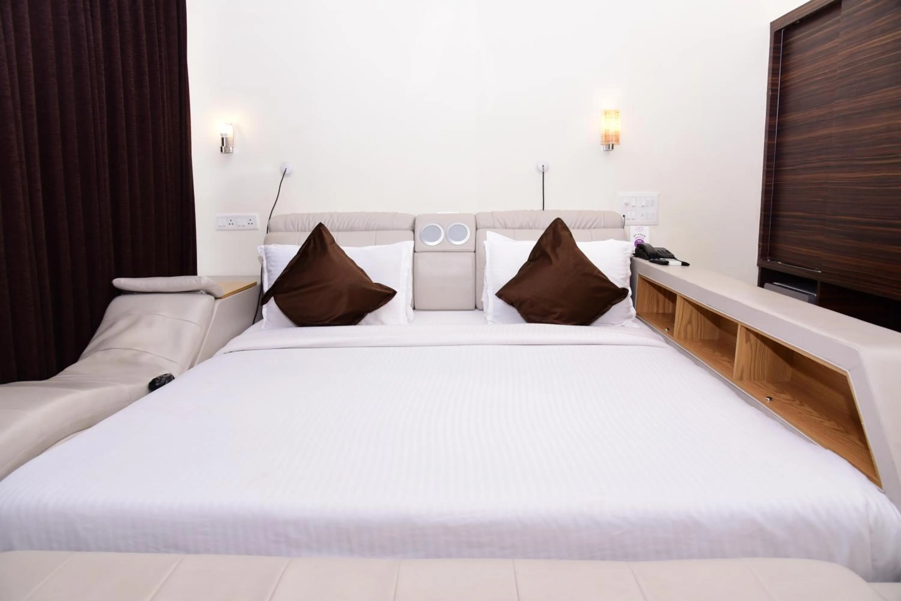 Bed in Shanti Solitaire, Arpora