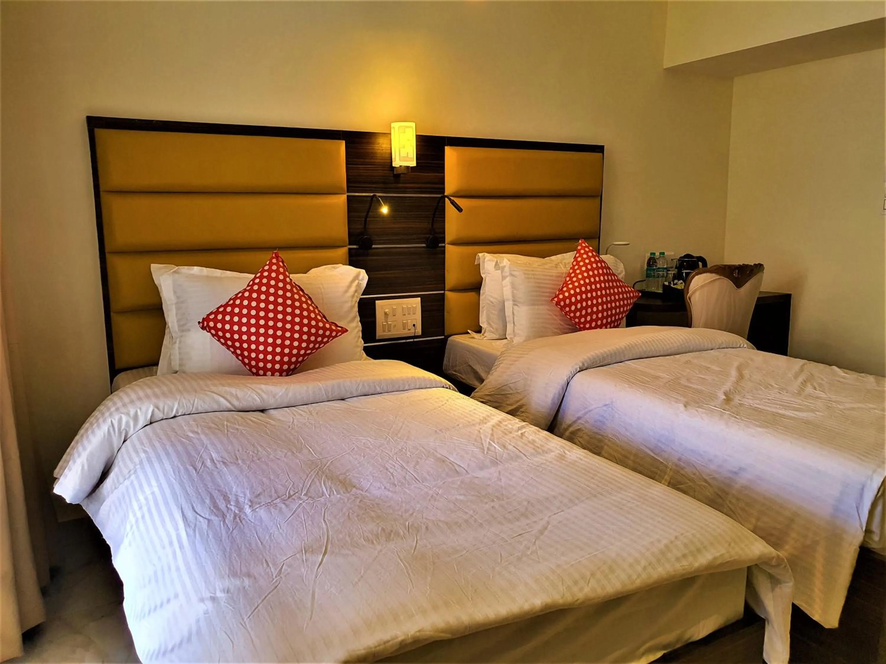 Bedroom, Bed in Shanti Solitaire, Arpora