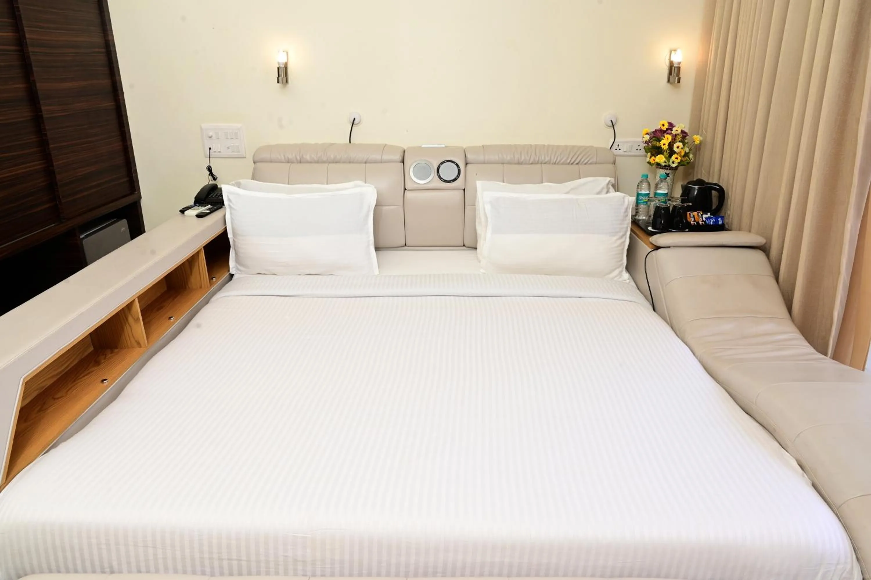 Bed in Shanti Solitaire, Arpora