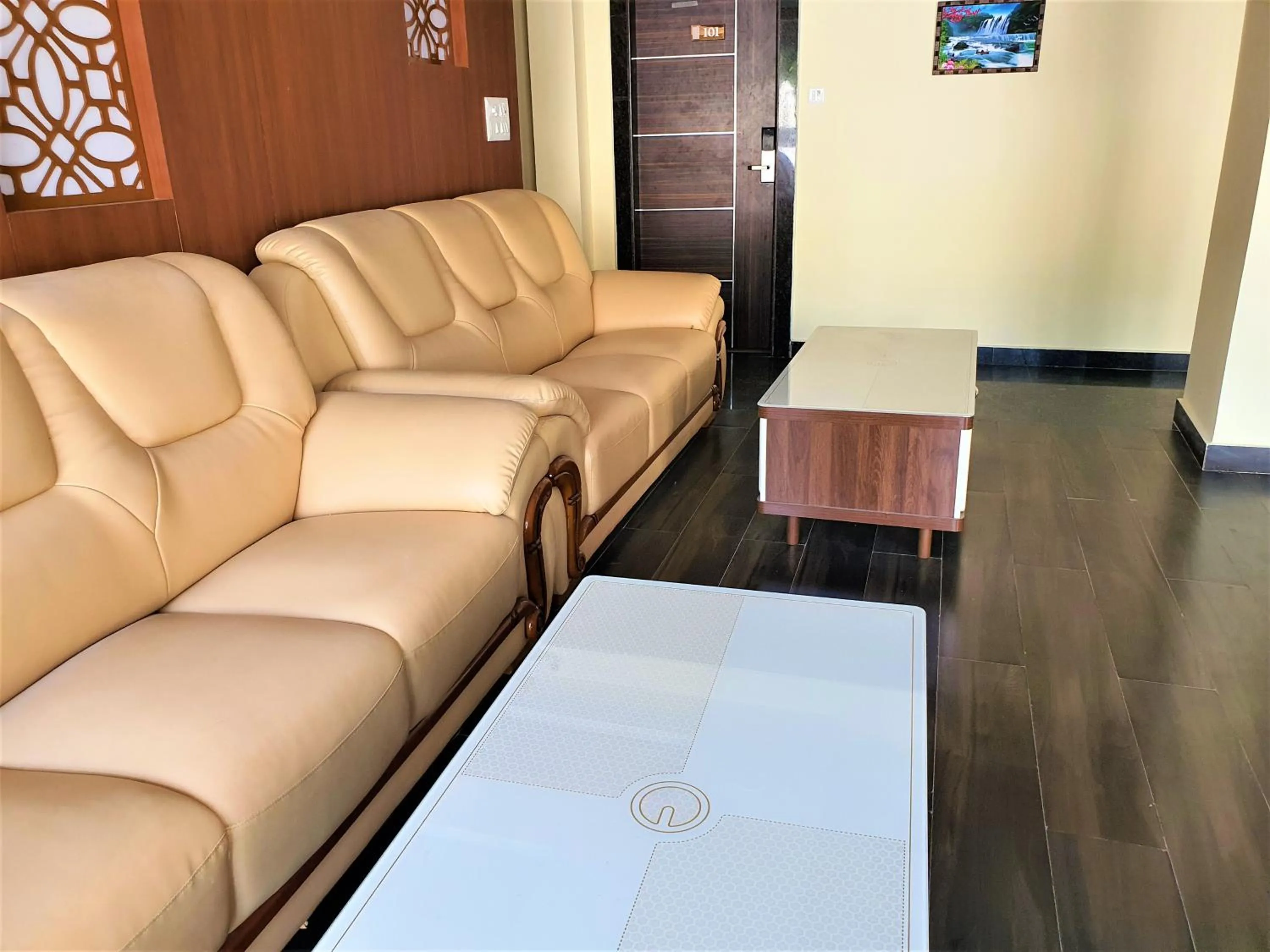 Living room in Shanti Solitaire, Arpora