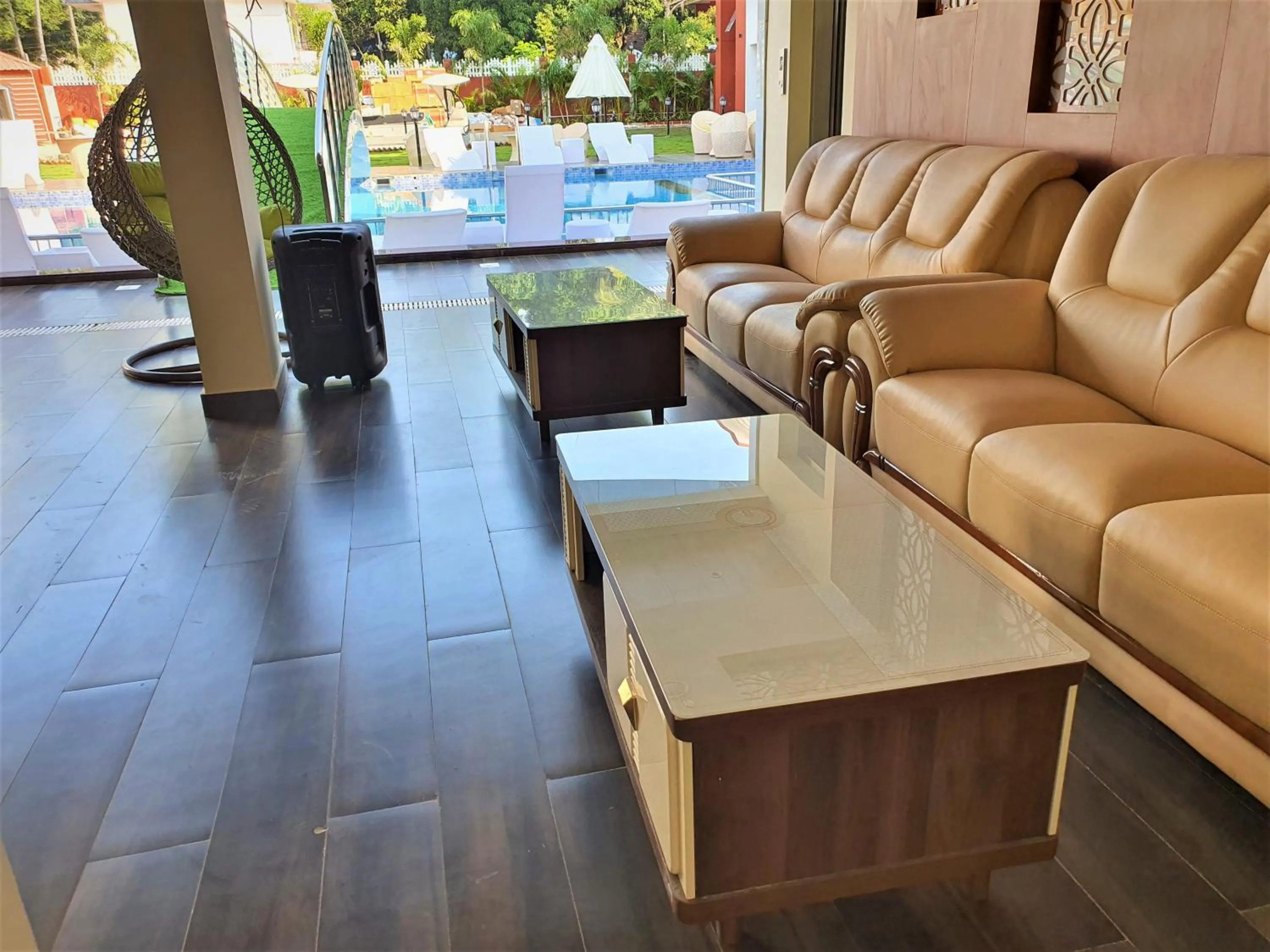 Living room in Shanti Solitaire, Arpora