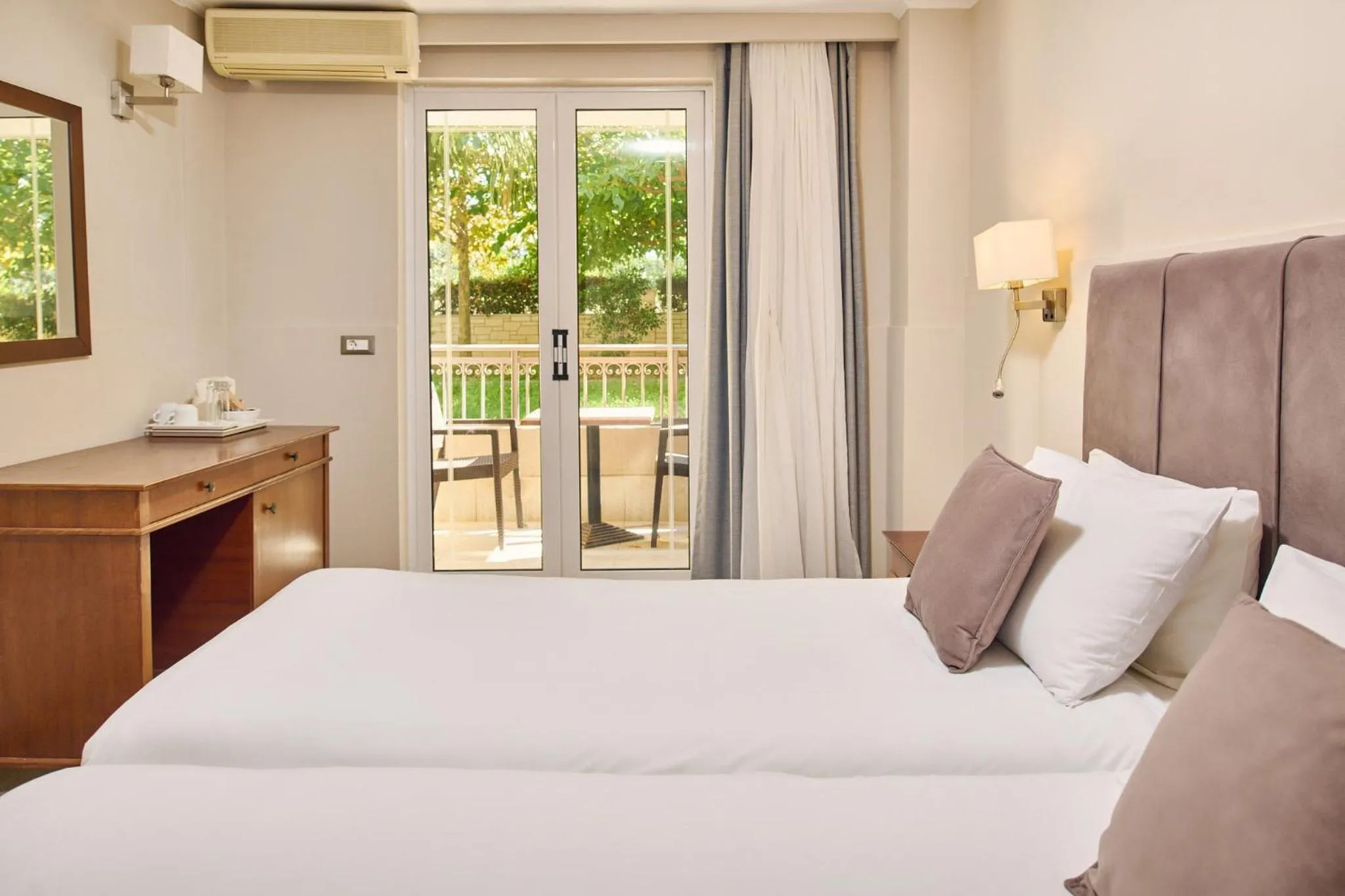 Photo of the whole room, Bed in Tsilivi Beach Hotel Zakynthos