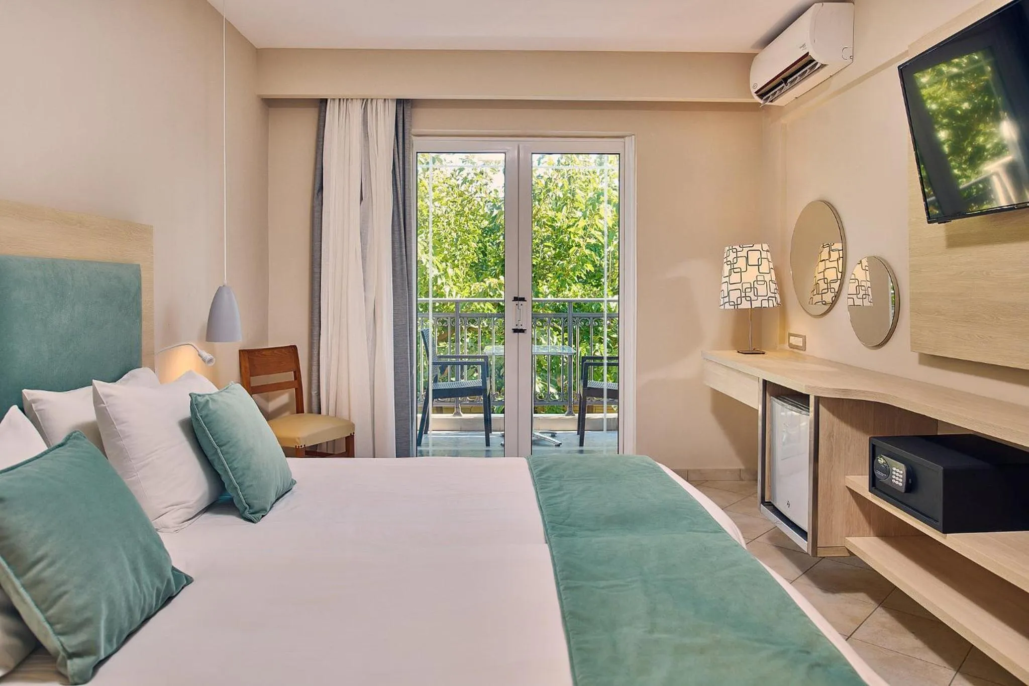 Bed in Tsilivi Beach Hotel Zakynthos