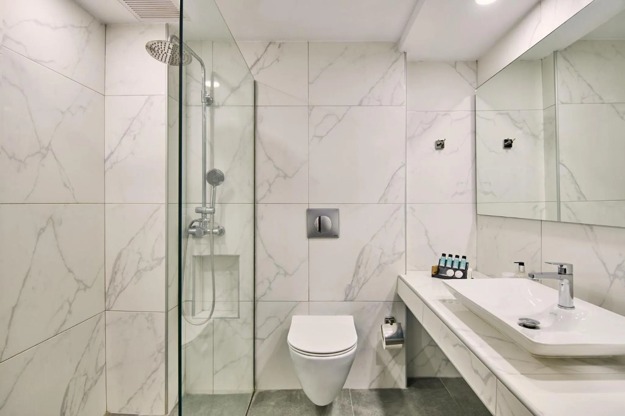 Shower in Tsilivi Beach Hotel Zakynthos