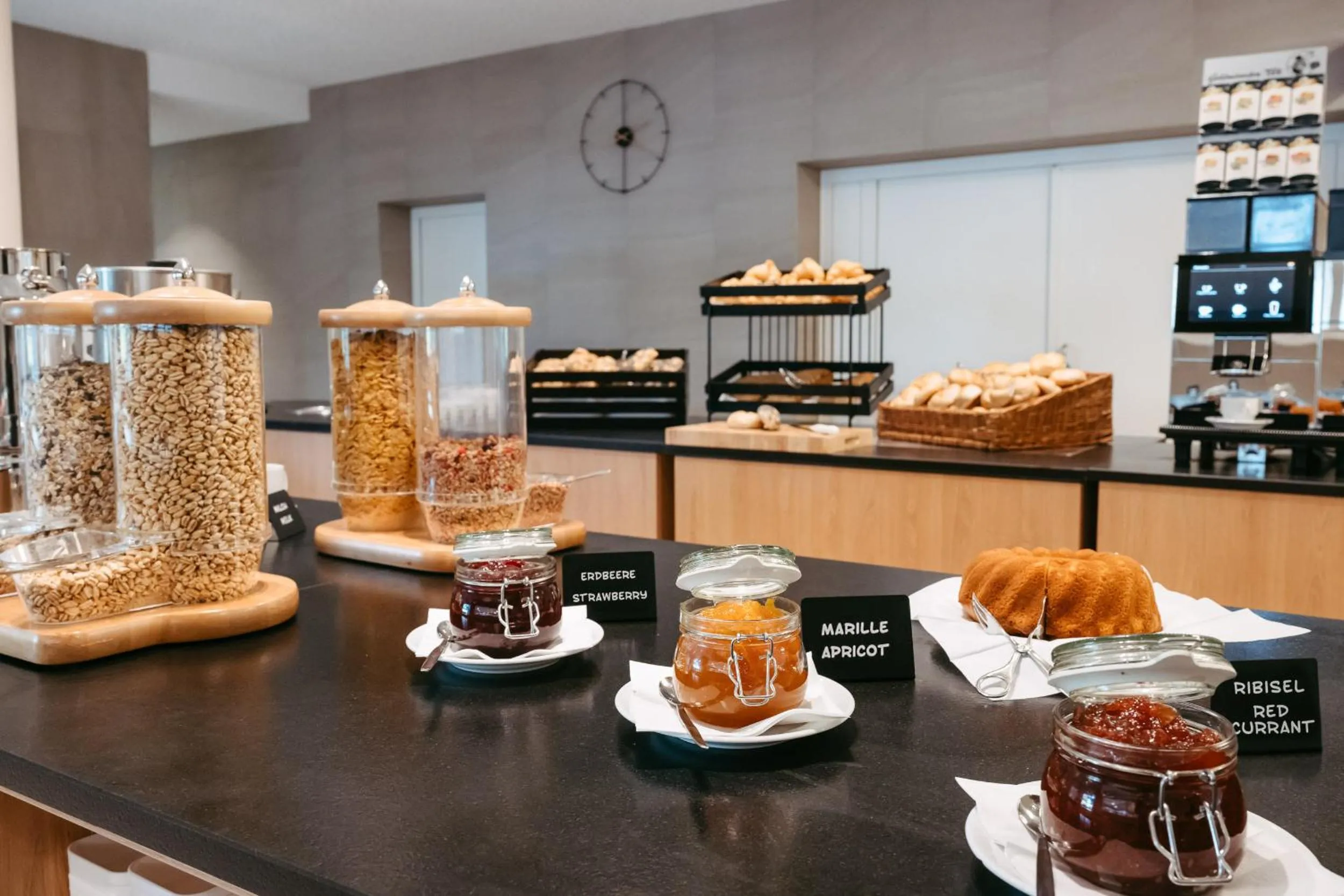 Breakfast in Kolpinghaus Salzburg - SommerHOSTEL