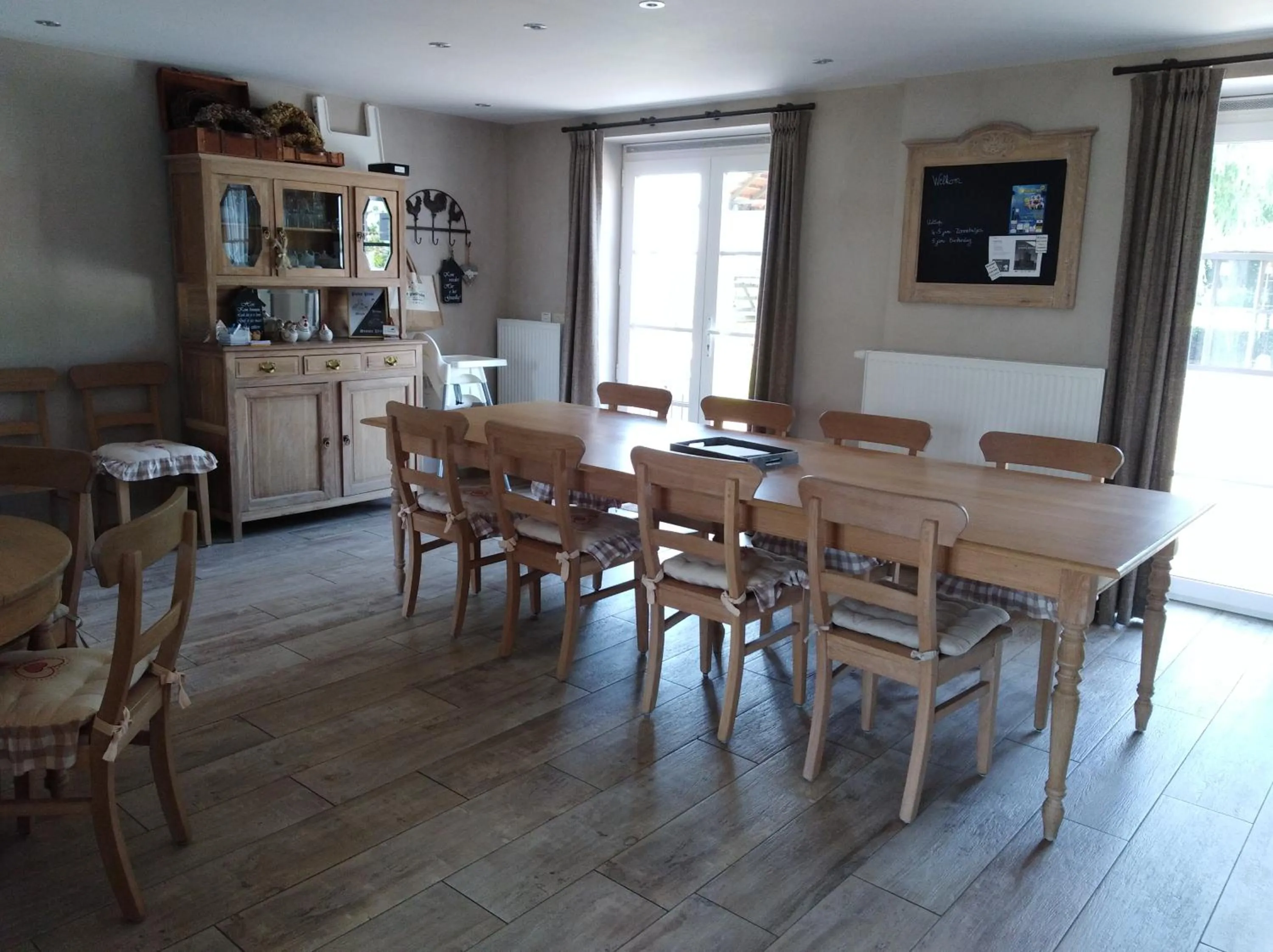 Dining area in 't Hooghe Licht Bed & Breakfast
