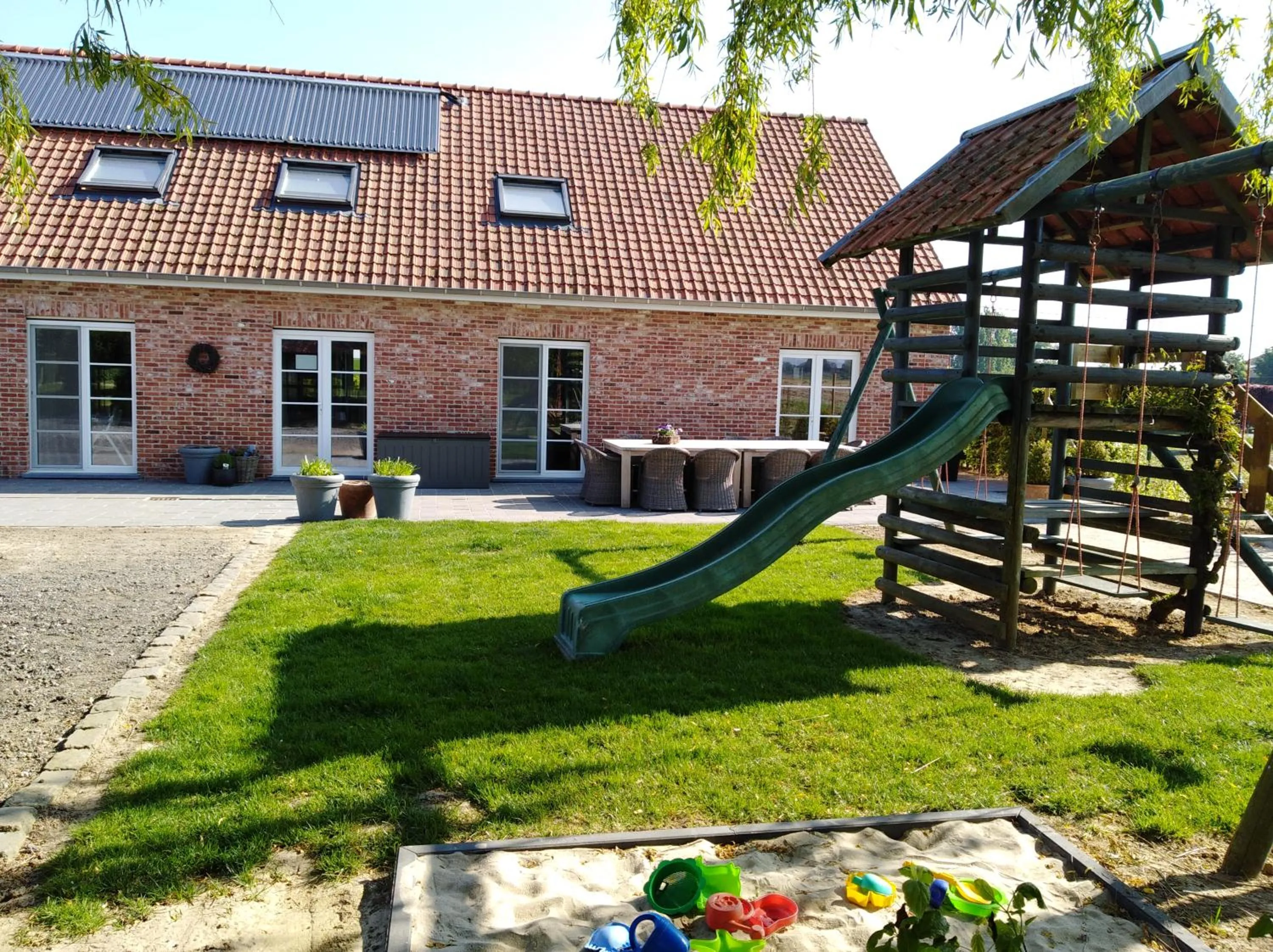 Children play ground in 't Hooghe Licht Bed & Breakfast