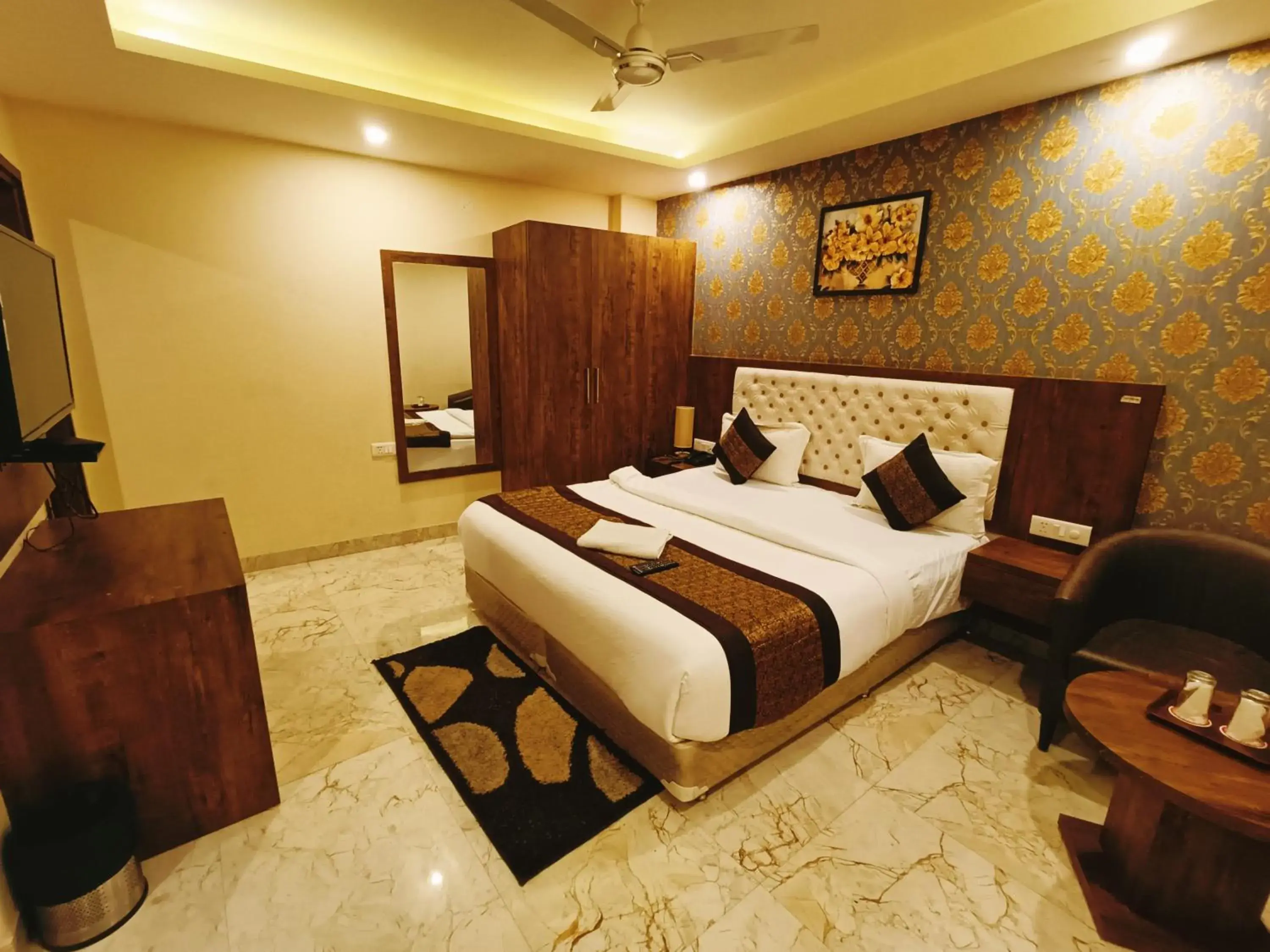 Superior King Room - single occupancy in Mayda Inn- A Boutique Hotel Superior King Room - single occupancy in Mayda Inn- A Boutique Hotel