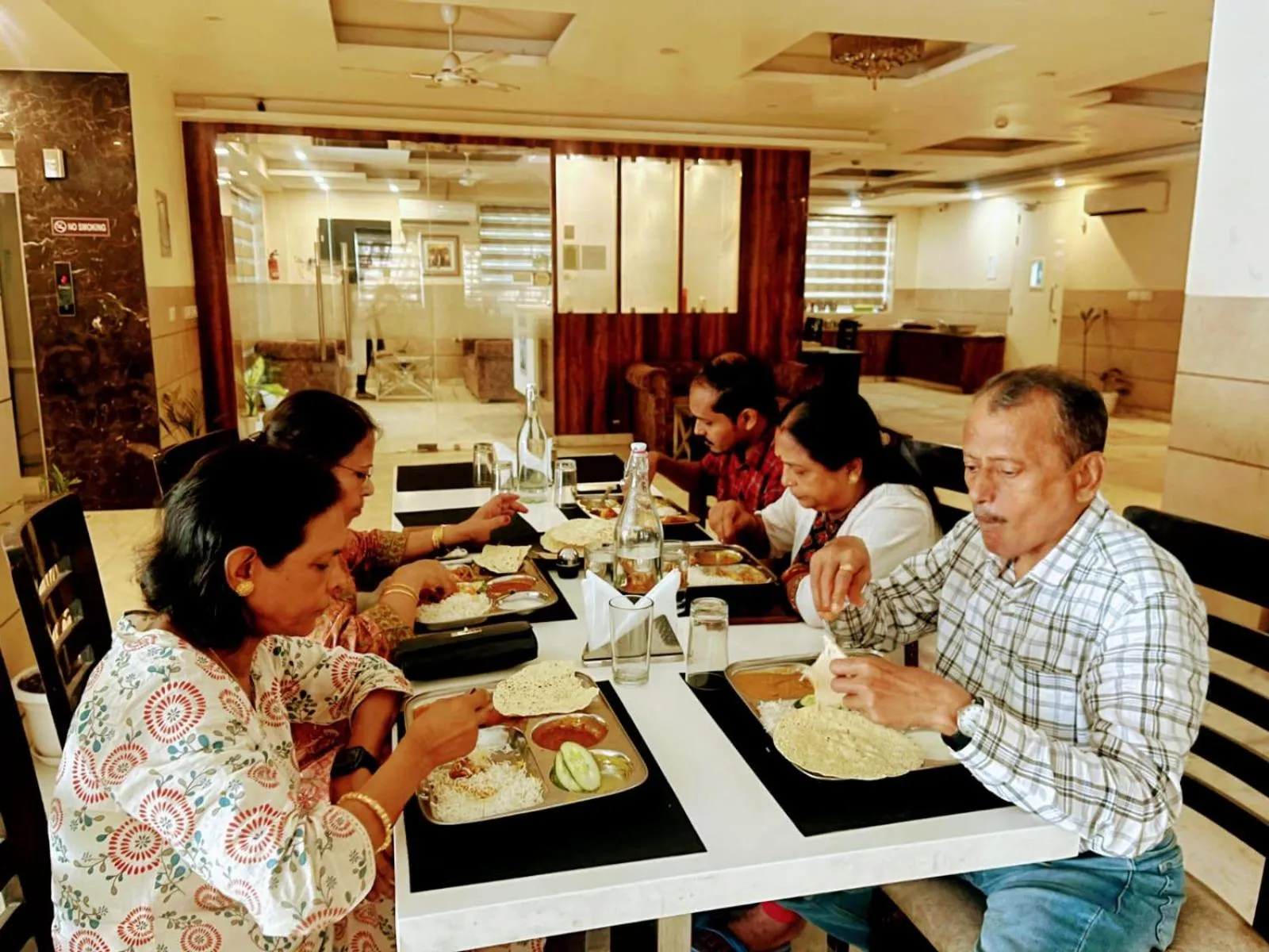 Restaurant/places to eat in Mayda Inn- A Boutique Hotel