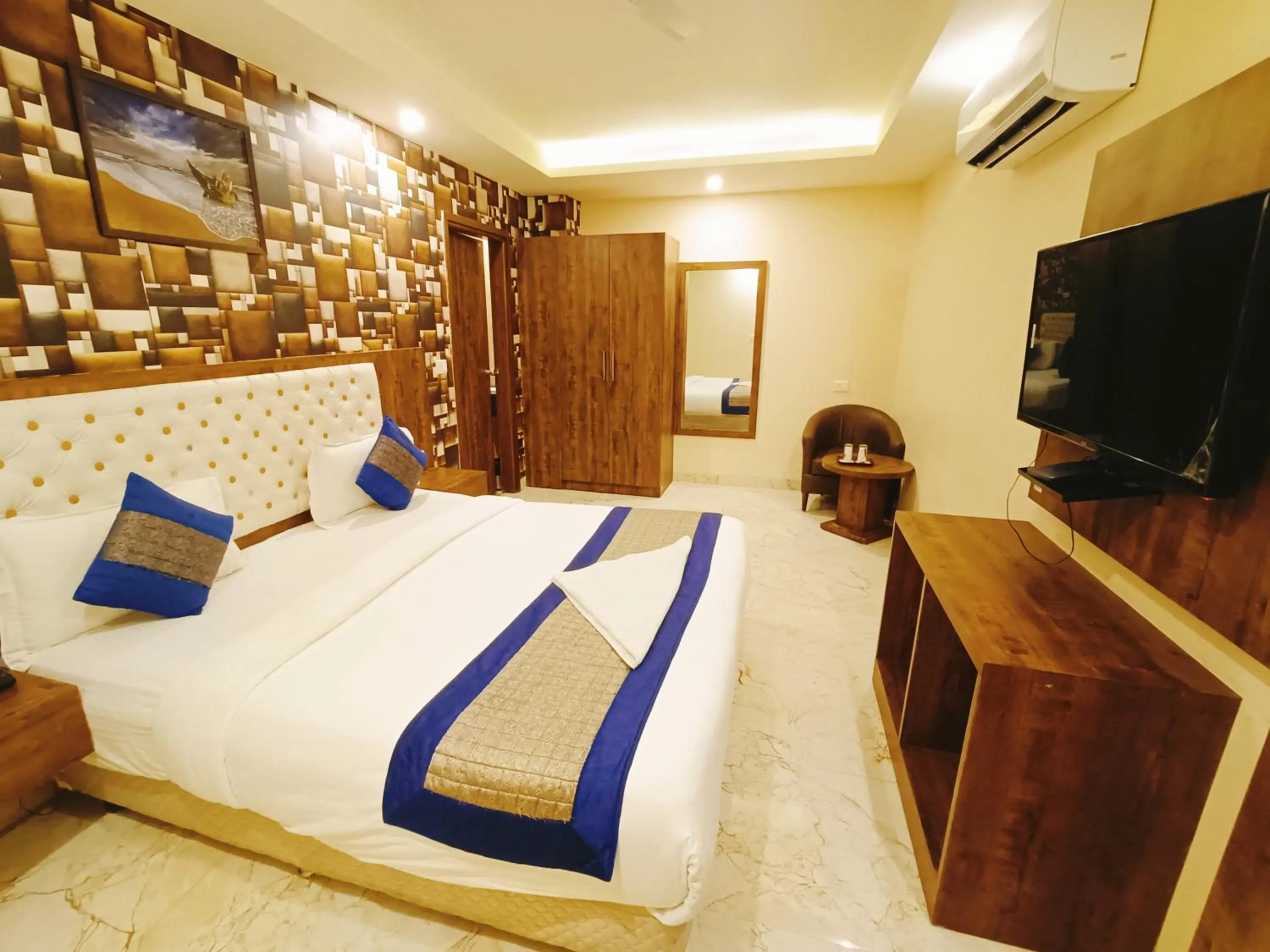 Photo of the whole room, Bed in Mayda Inn- A Boutique Hotel