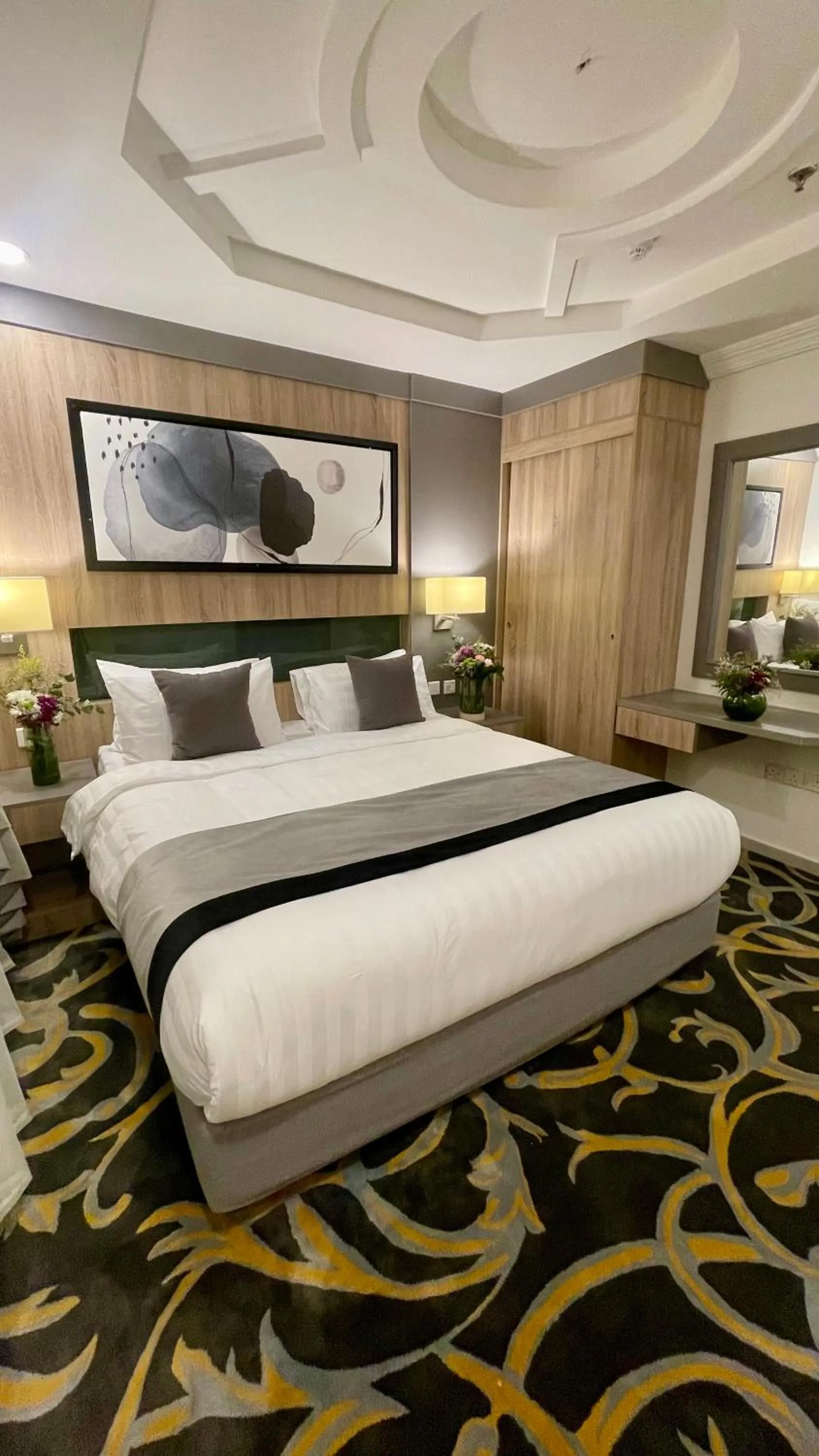 Bed in Laten Suites Prince Sultan